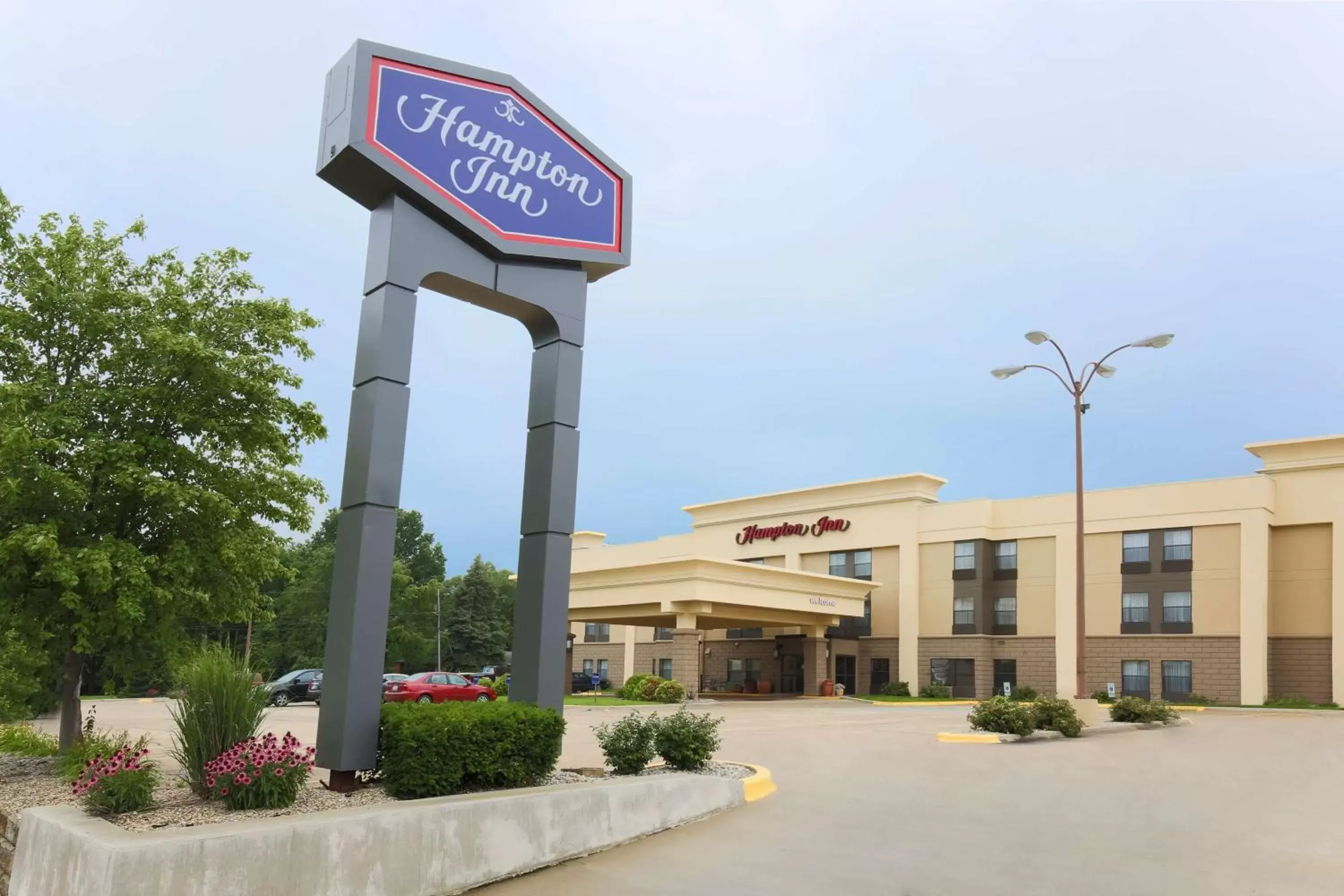 Property Building in Hampton Inn Decatur/Forsyth