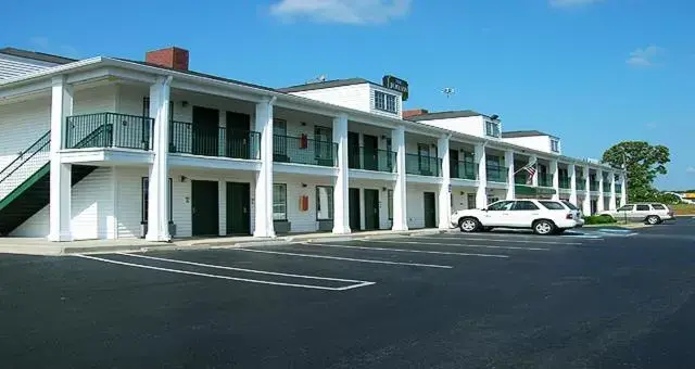 Property Building in Jameson Inn - Perry