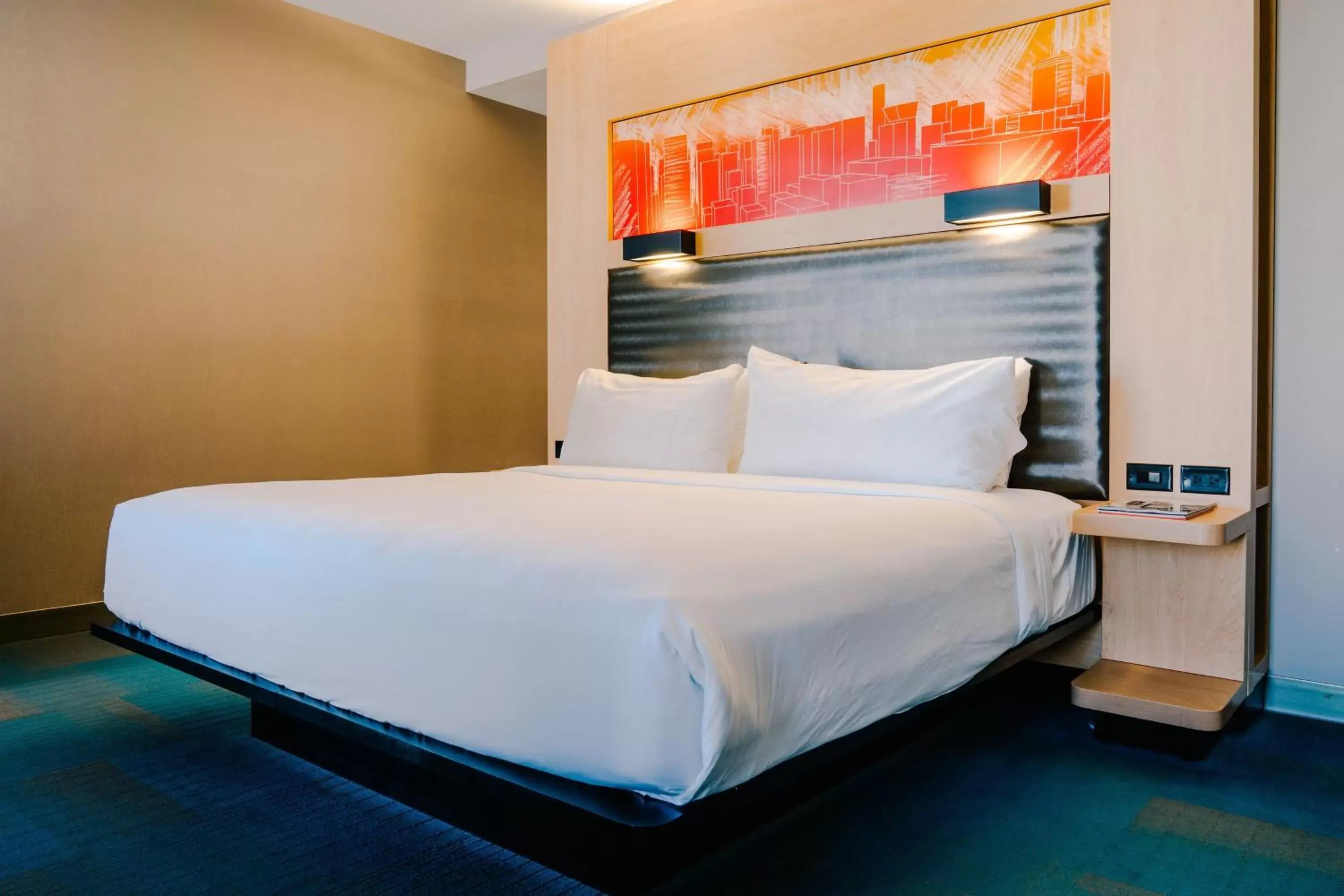 Photo of the whole room, Bed in Aloft Oklahoma City Downtown – Bricktown