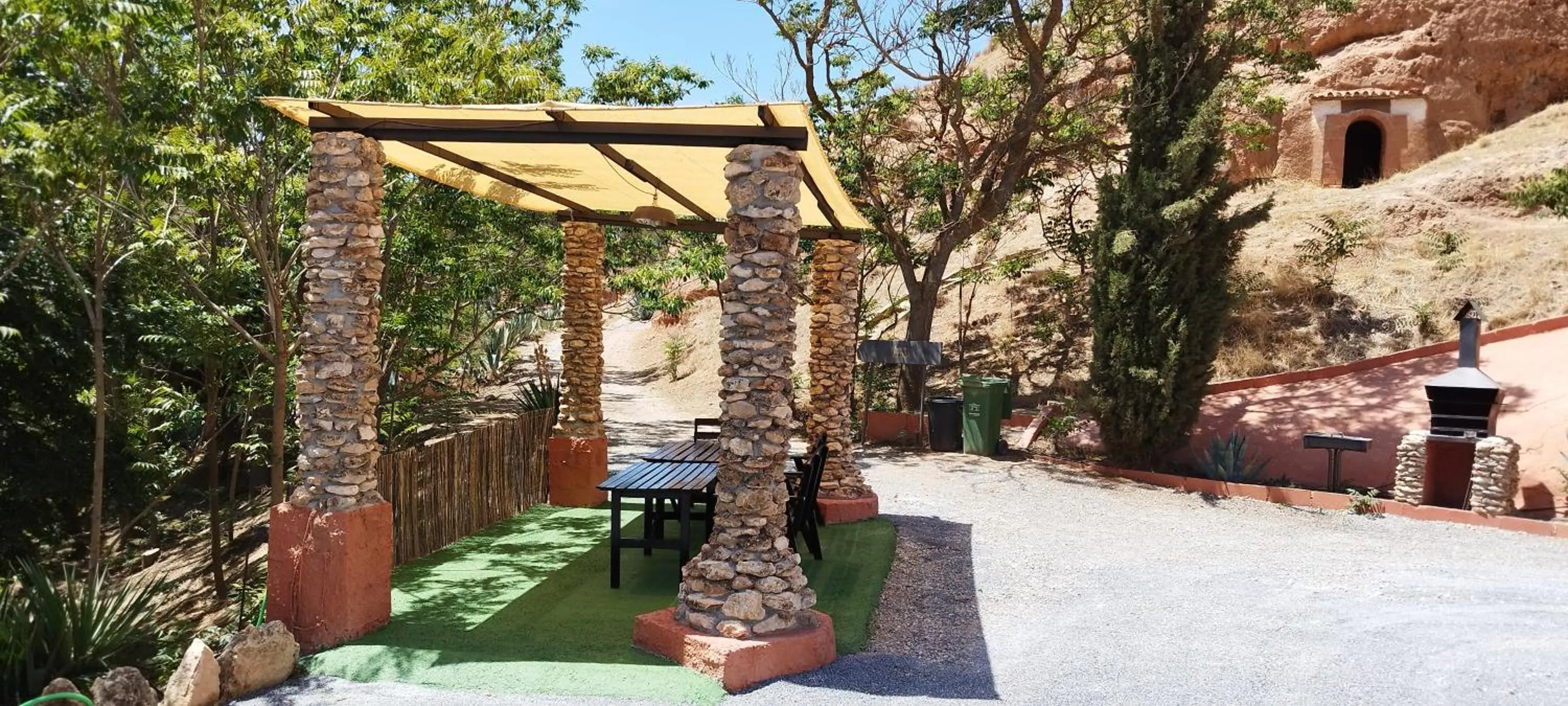 Garden in Casas Cueva y Cortijo La Tala en Guadix