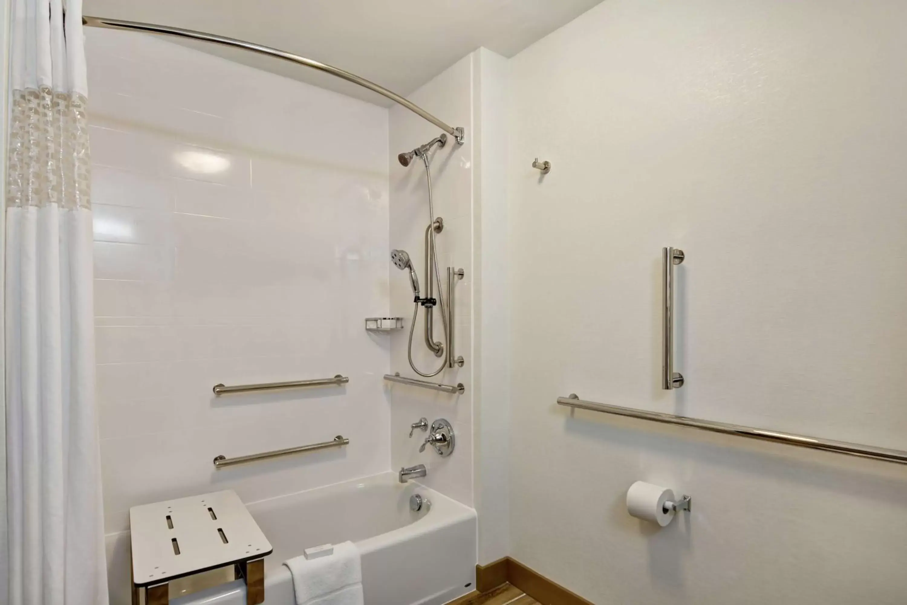 Bathroom in Hampton Inn & Suites Boynton Beach