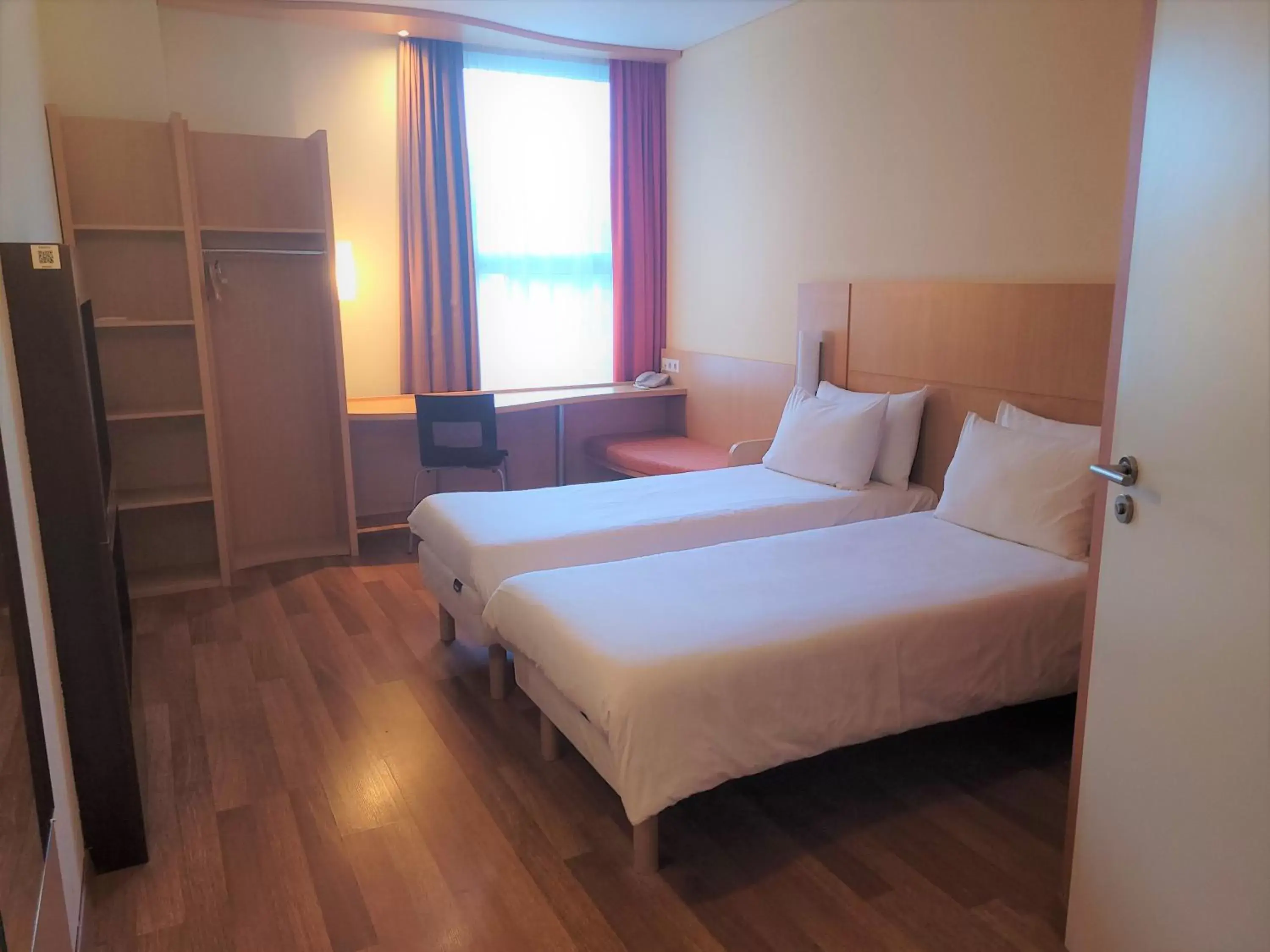 Photo of the whole room, Bed in Ibis Kaunas Centre