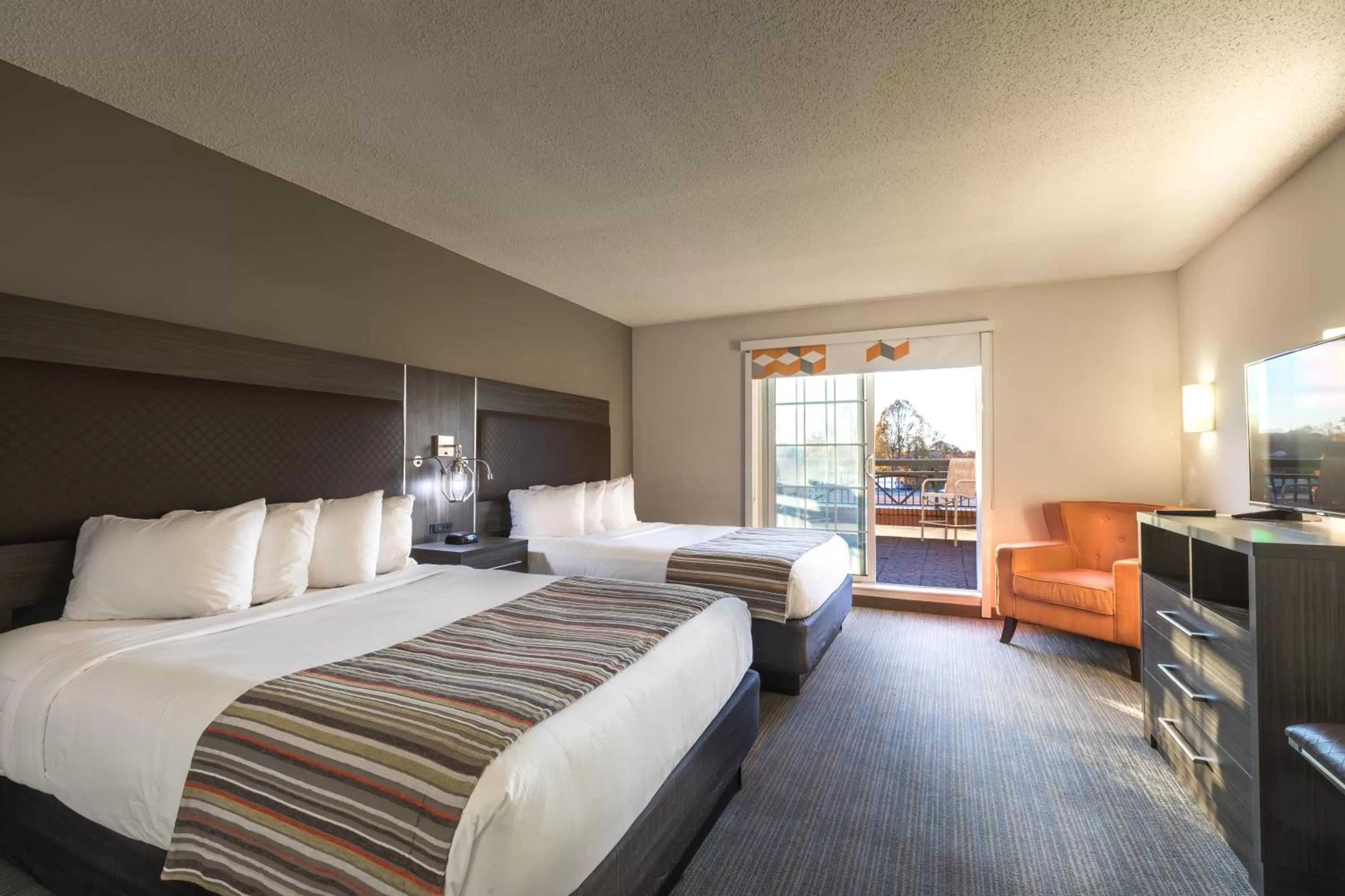 Photo of the whole room, Bed in Country Inn & Suites by Radisson, Lake Norman Huntersville, NC