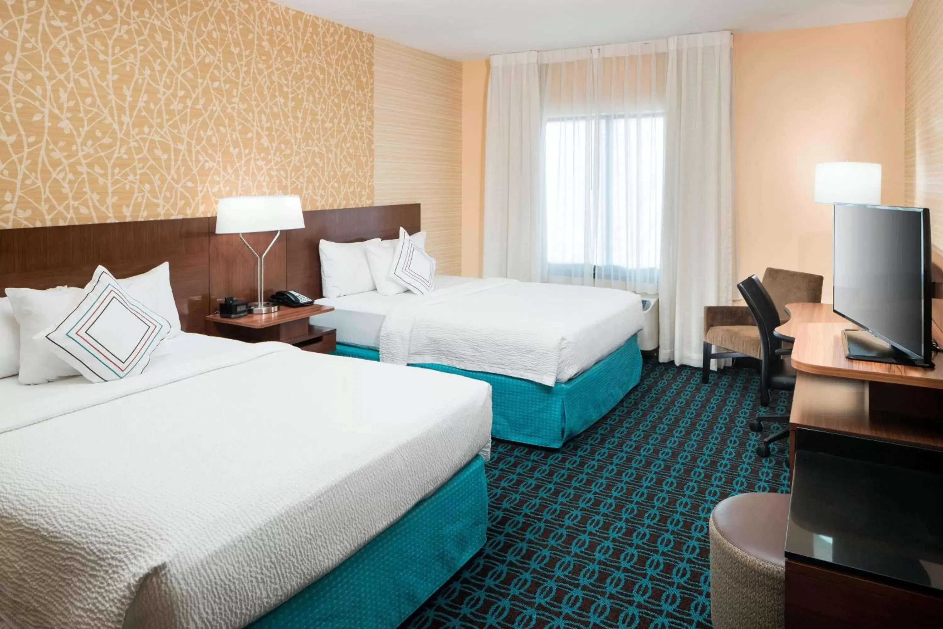 Photo of the whole room, Bed in Fairfield Inn & Suites by Marriott Houston Pasadena