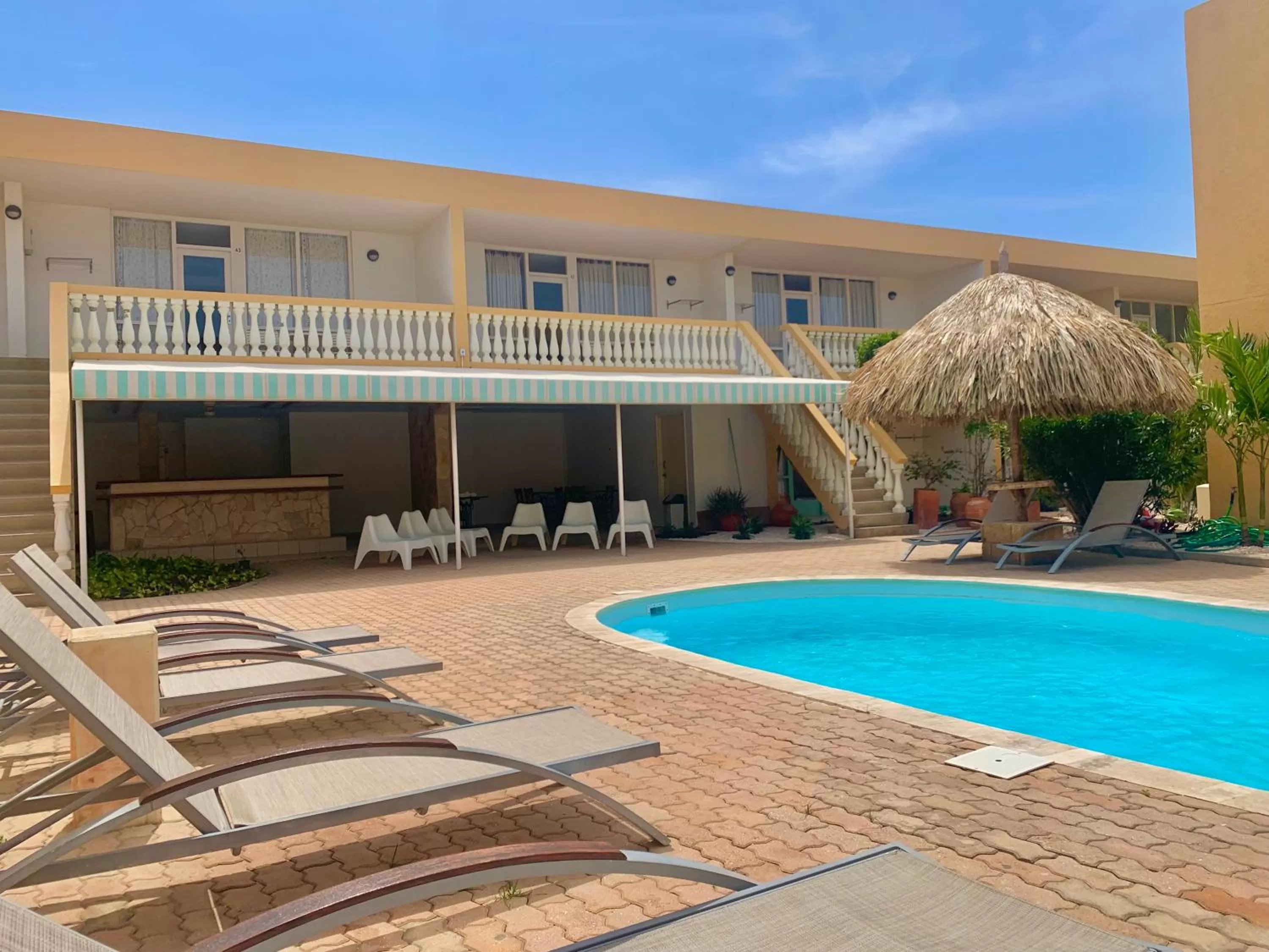 Swimming pool in Montana Eco Resort Aruba