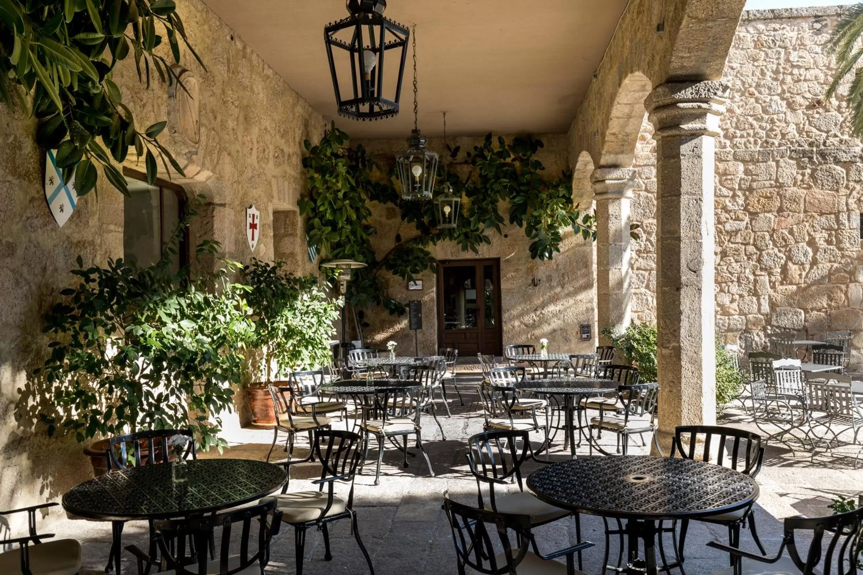 Balcony/Terrace, Restaurant/Places to Eat in Parador de Jarandilla de la Vera