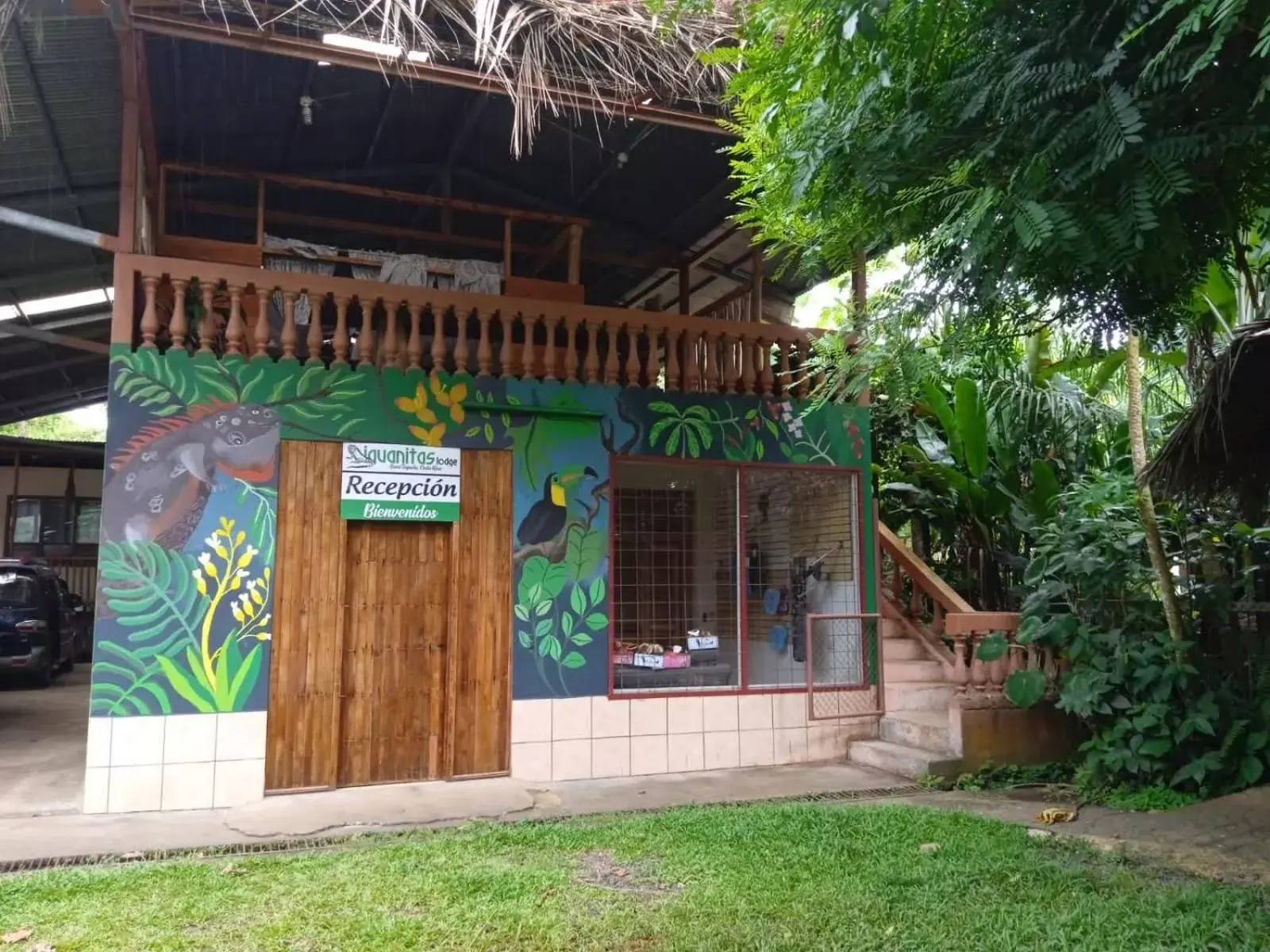 Property Building in Iguanitas Lodge