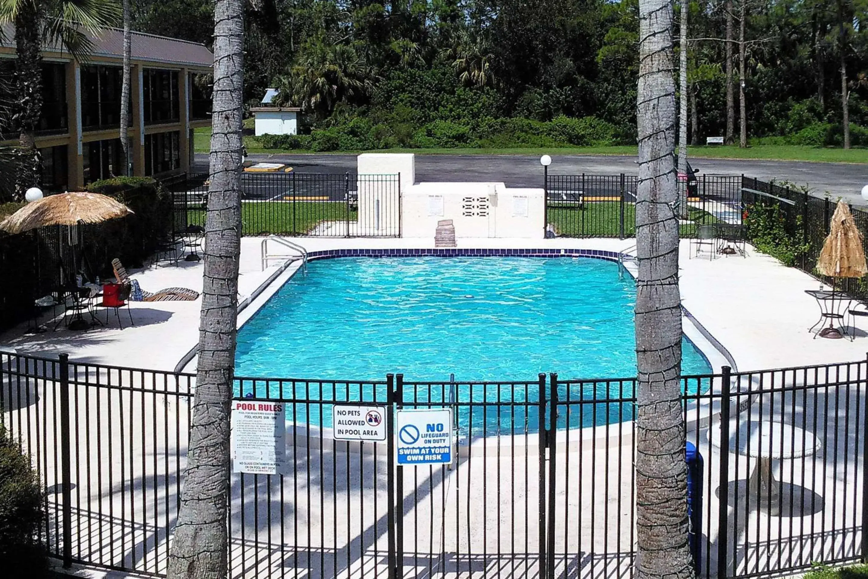 Swimming pool, Pool View in Econo Lodge Ormond Beach