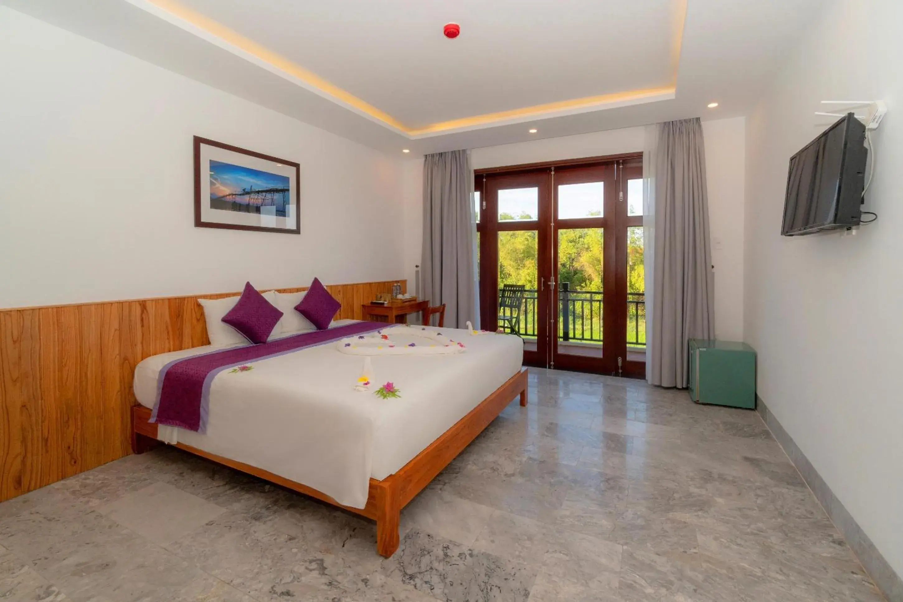 Communal lounge/ TV room, Bed in Lama Villa Hoi An