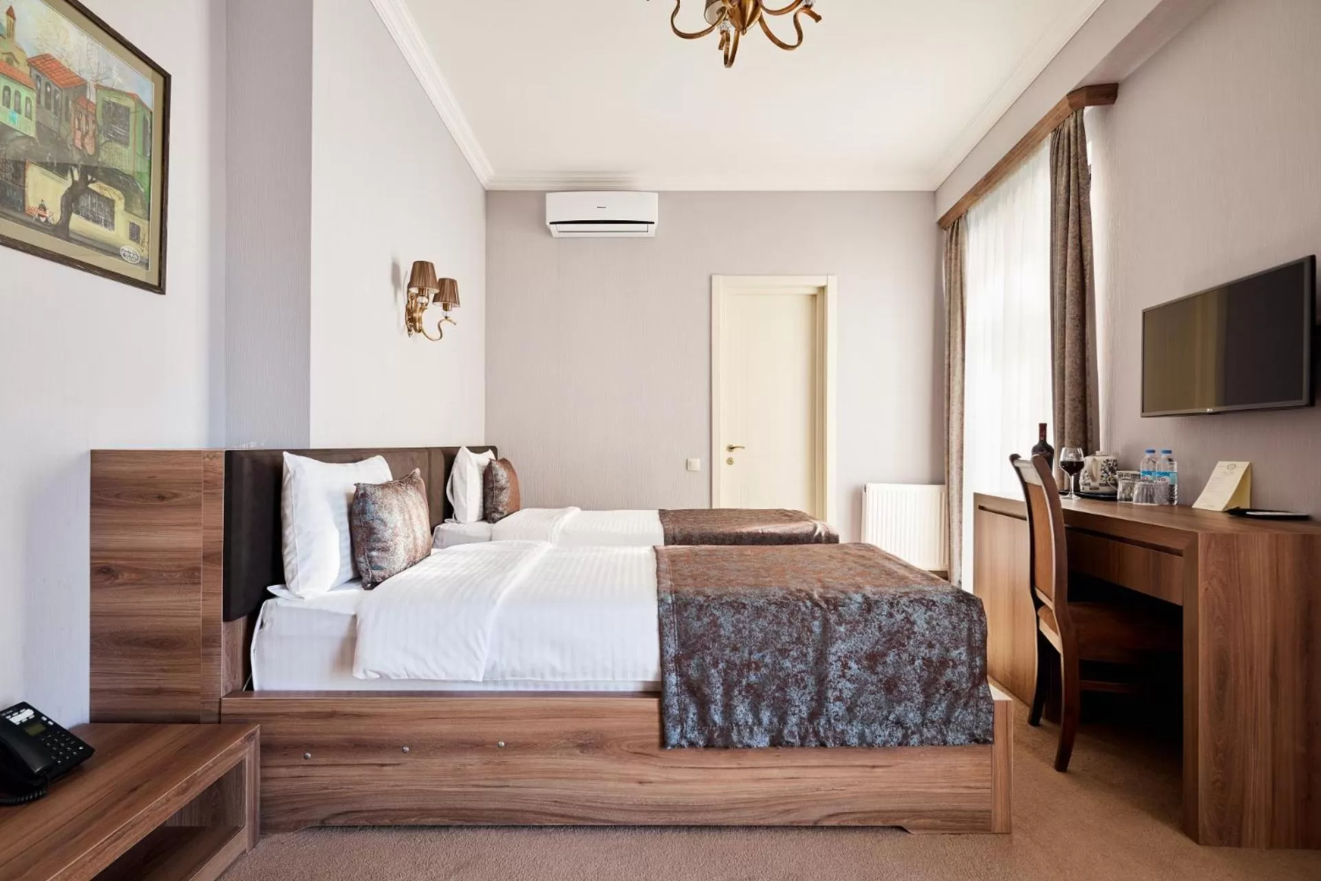 Photo of the whole room, Bed in Hotel Pushkin