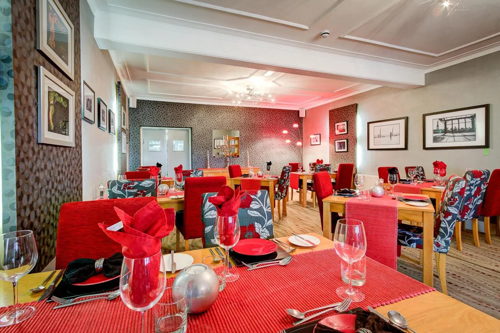 Restaurant/places to eat in Number One South Beach