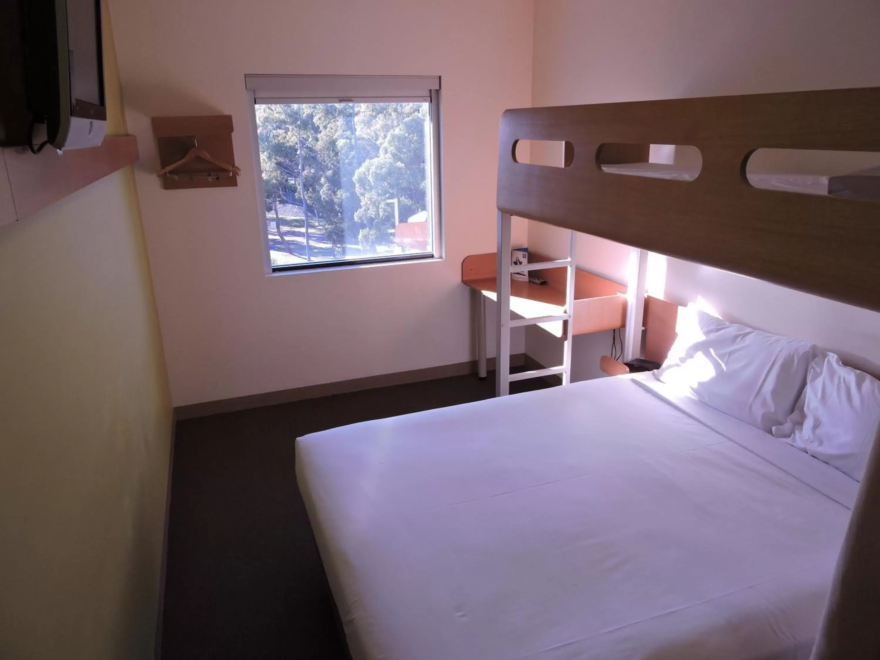 Bed, Bunk Bed in ibis Budget Sydney Olympic Park