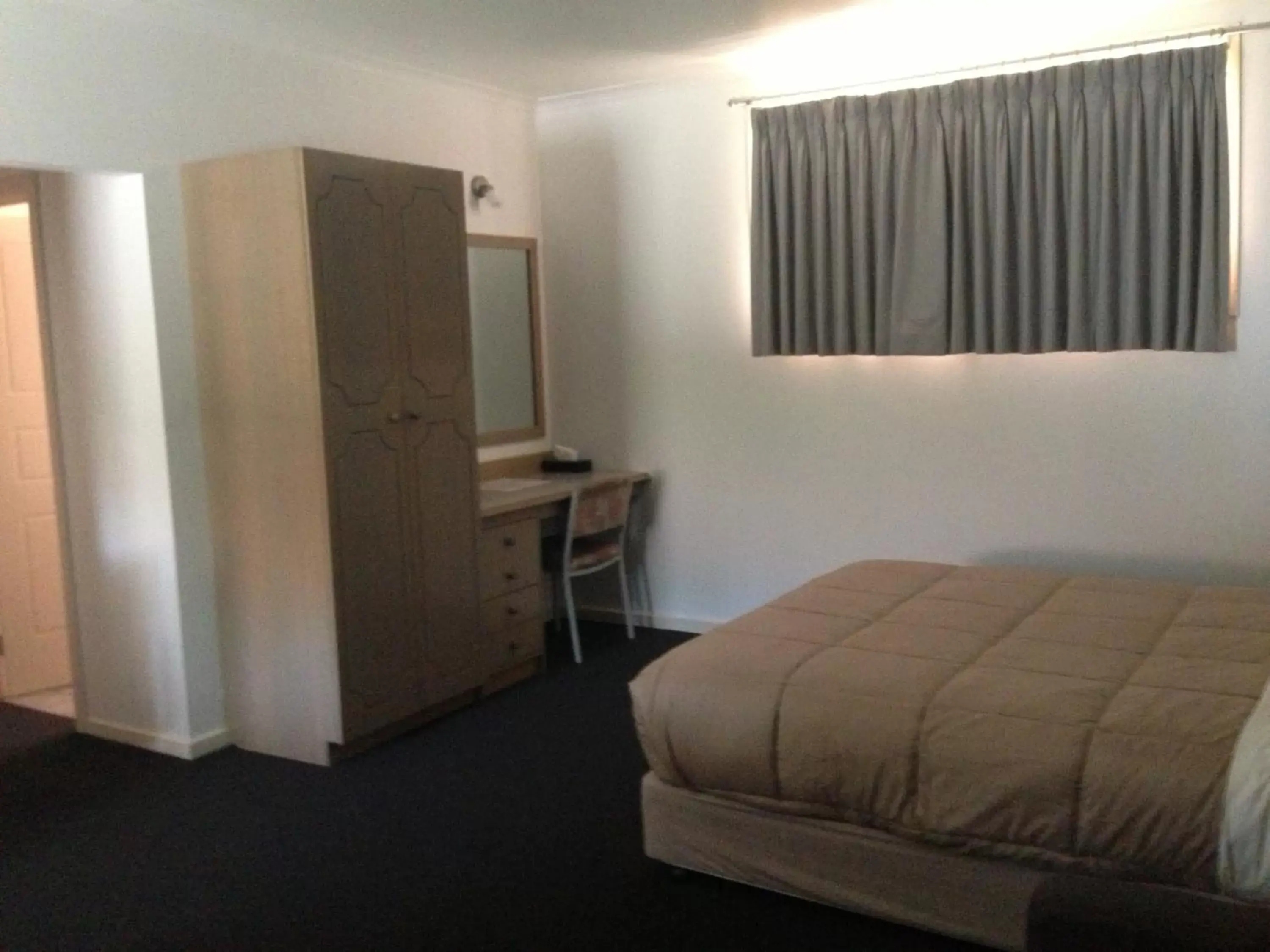 Bedroom, Bed in Nunawading Motor Inn