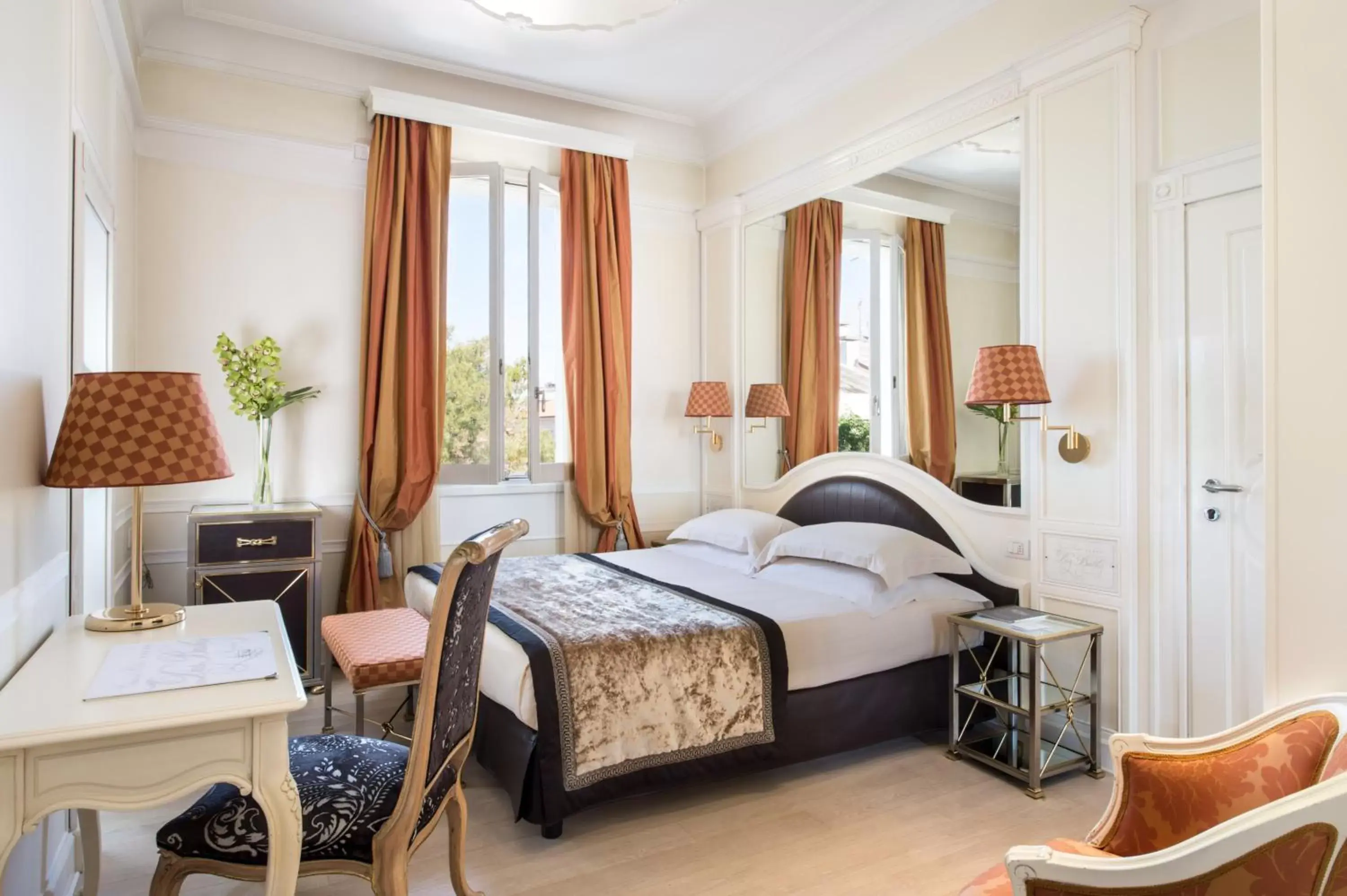 Photo of the whole room, Bed in Grand Hotel Des Bains