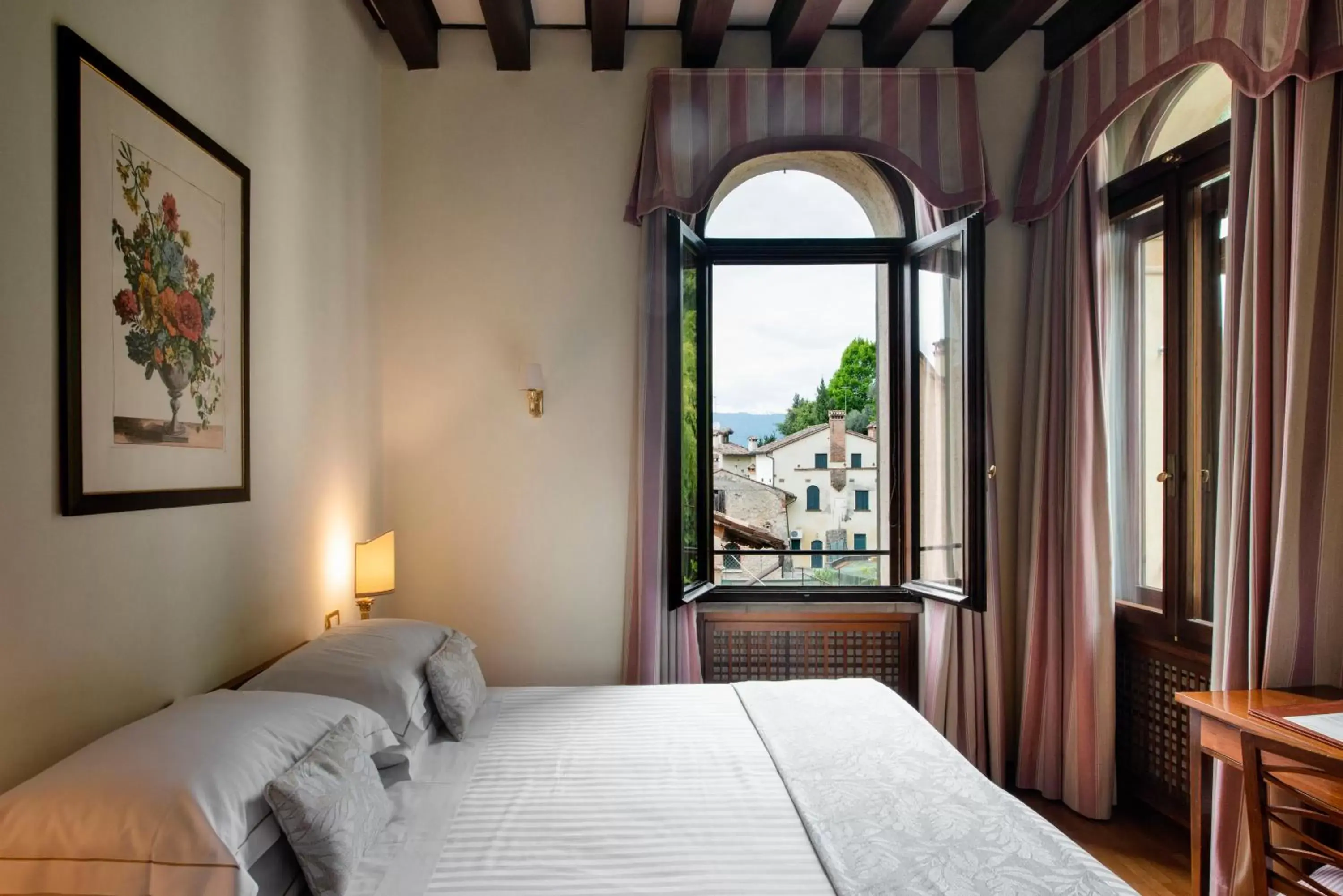 Bedroom, Bed in Hotel Villa Cipriani