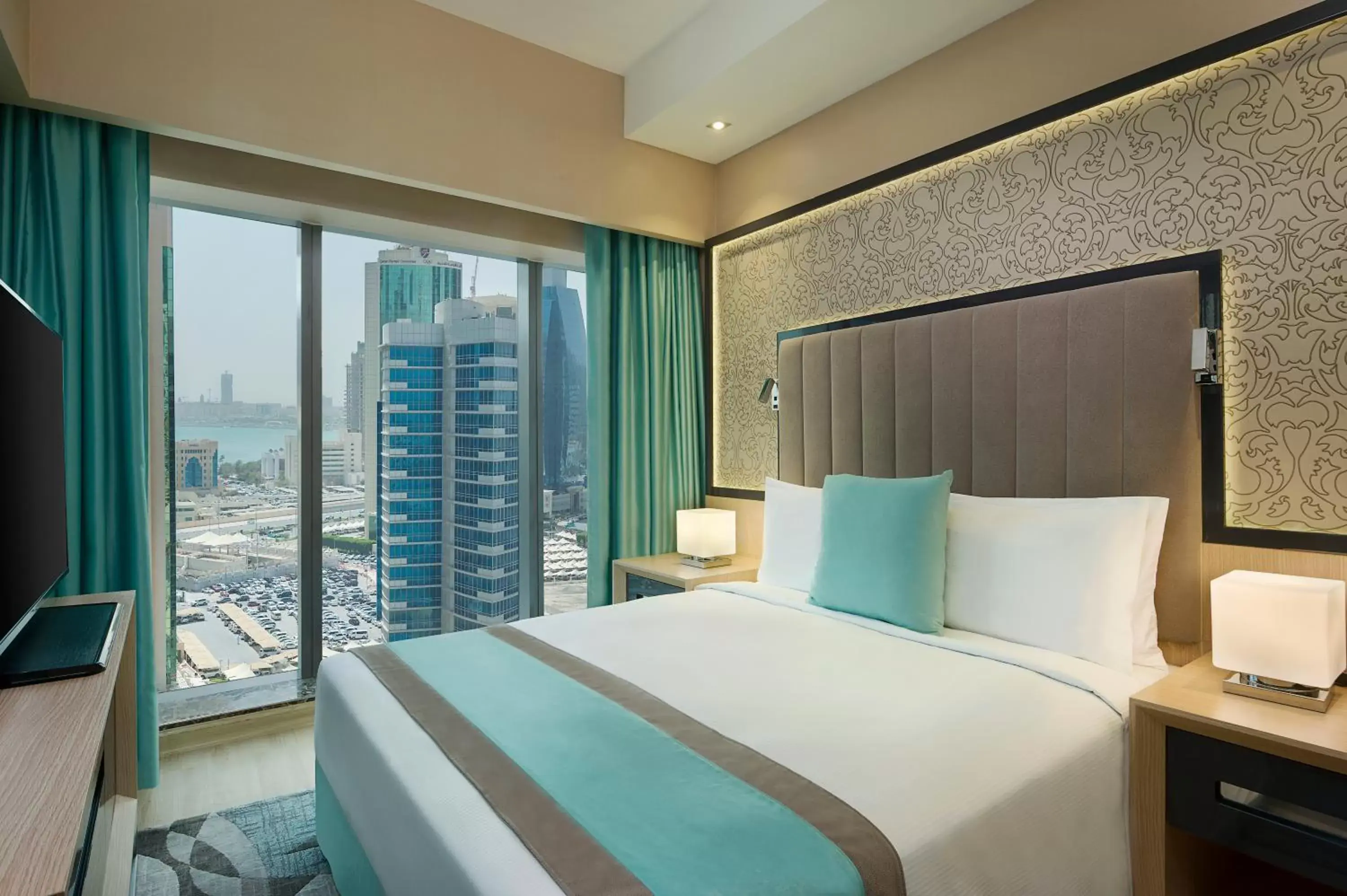 Bed in Wyndham Doha West Bay