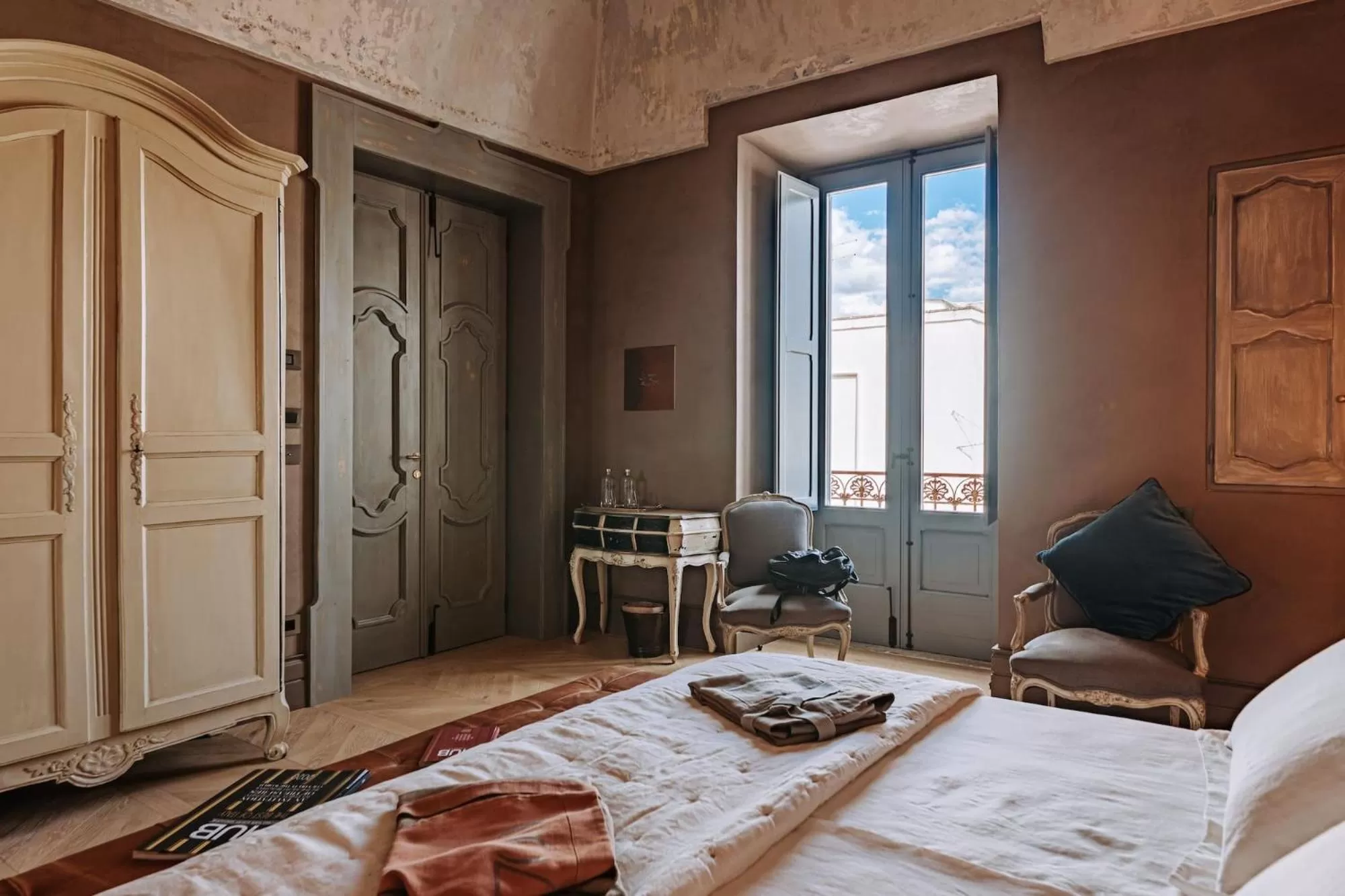 Bed in Paragon 700 Boutique Hotel & SPA