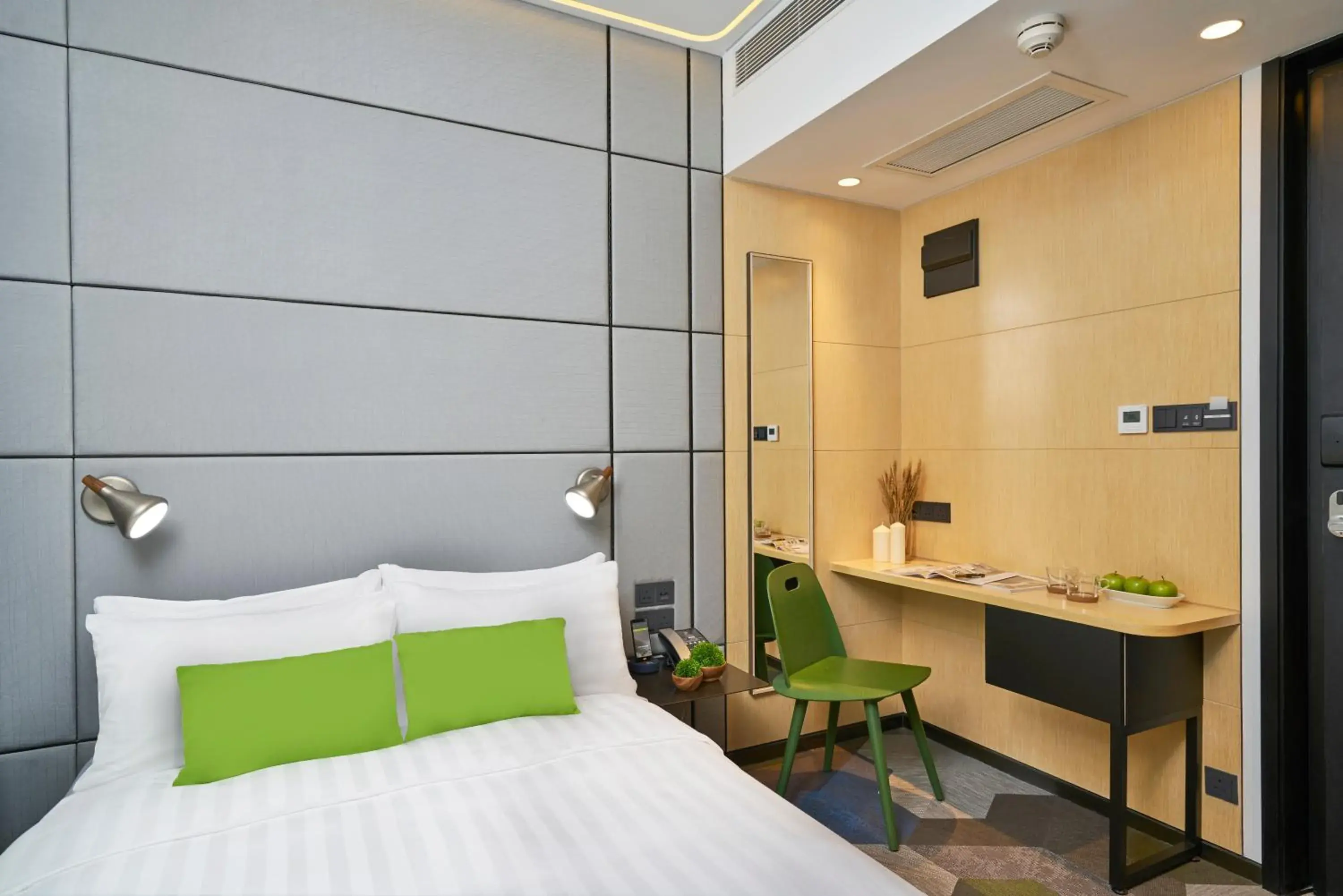 Bed in Hotel Ease Access Tsuen Wan