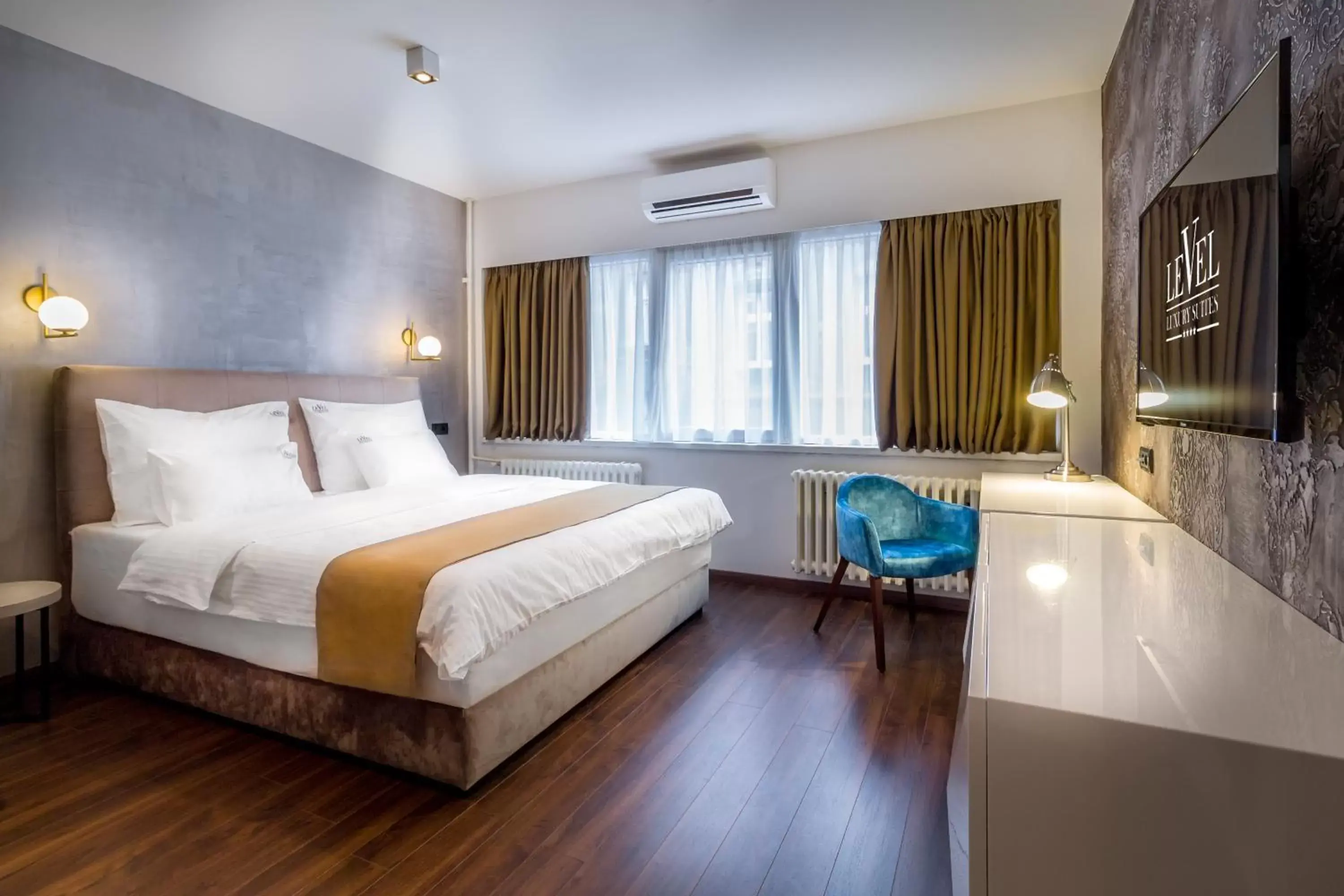 Junior Suite with jacuzzi in Level Luxury Suites Junior Suite with jacuzzi in Level Luxury Suites