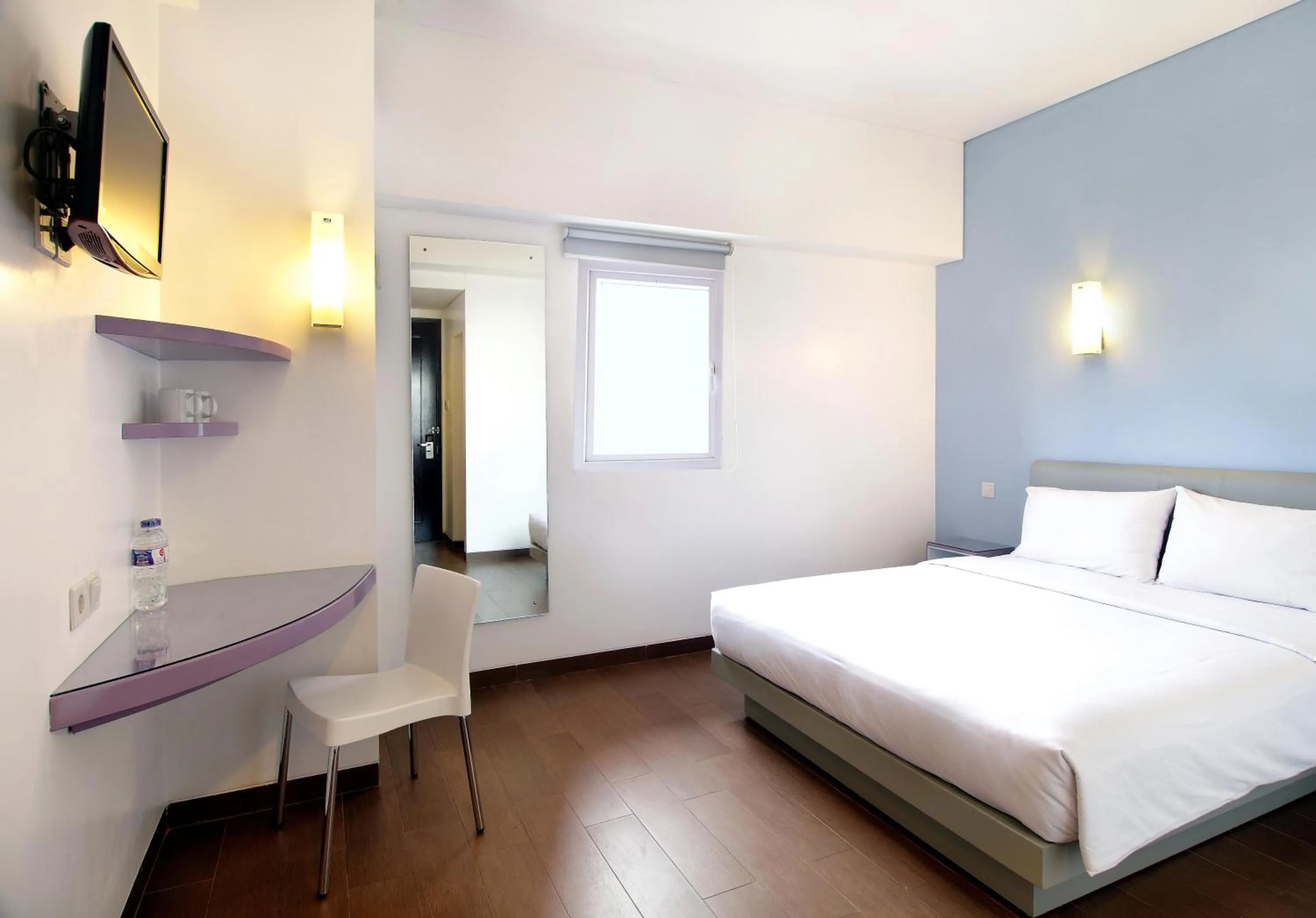 Photo of the whole room, Bed in Amaris Hotel Bandara Soekarno Hatta