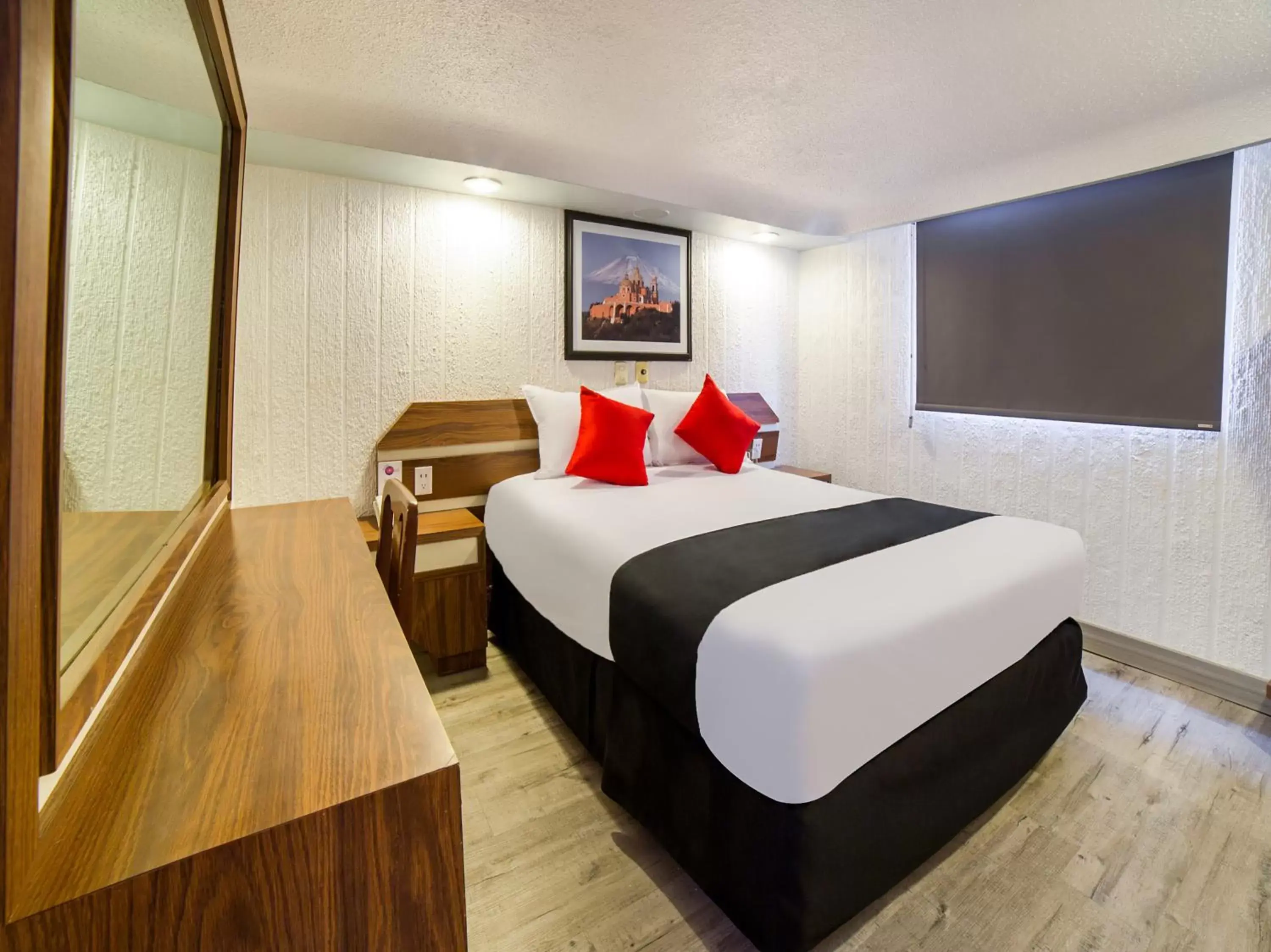 Bedroom, Bed in Hotel Marti