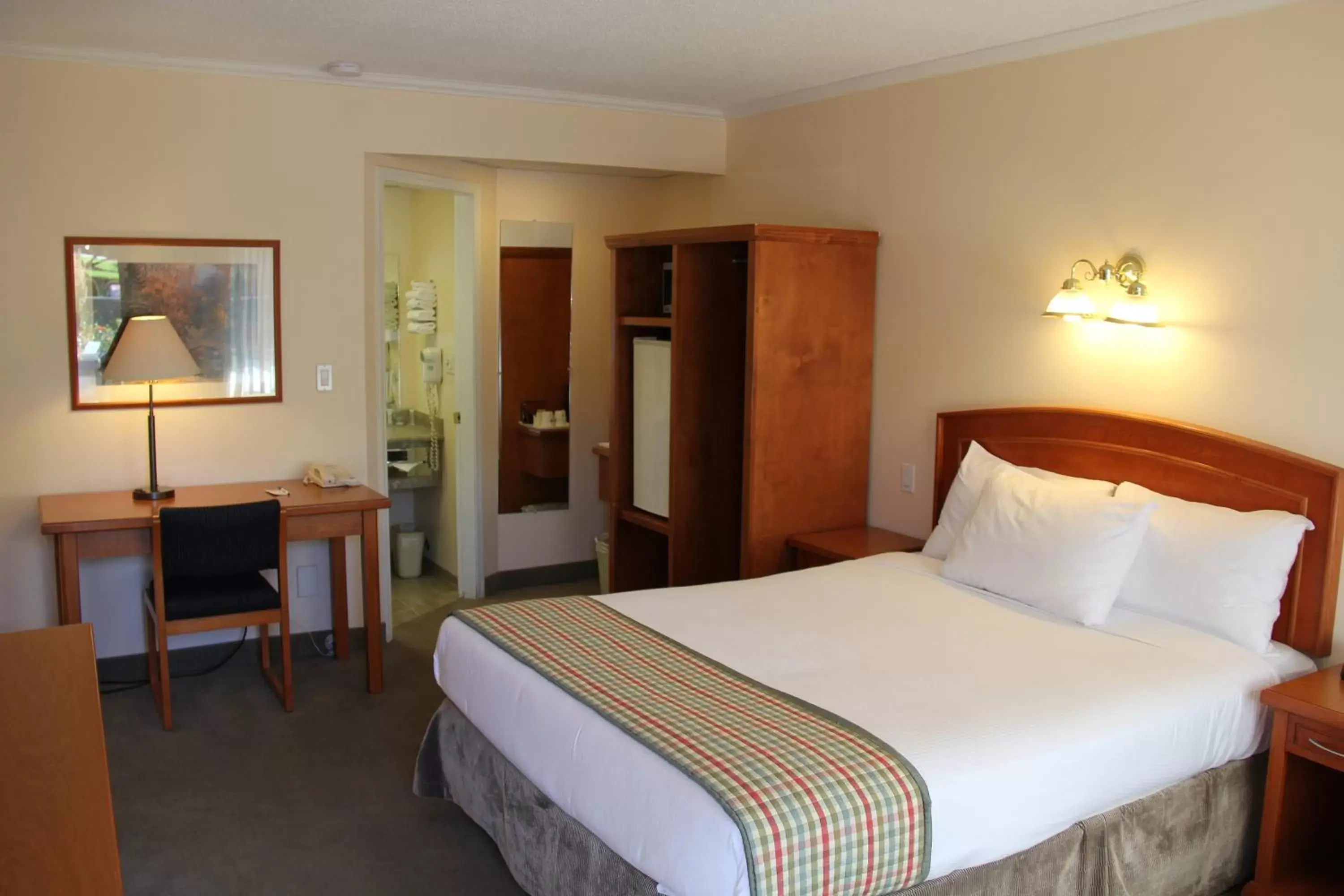 Bed in Travelodge by Wyndham Kamloops