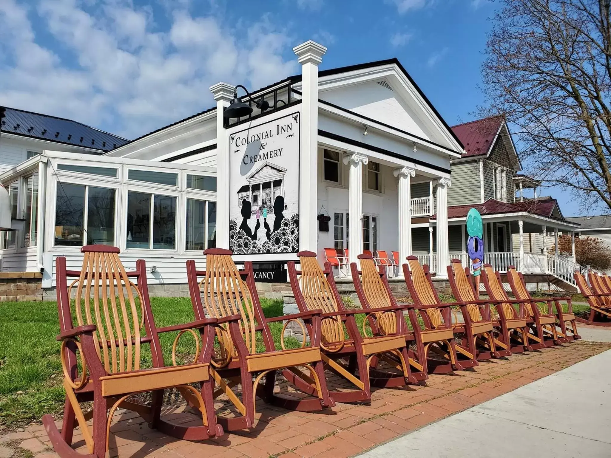 Property Building in The Colonial Inn & Creamery