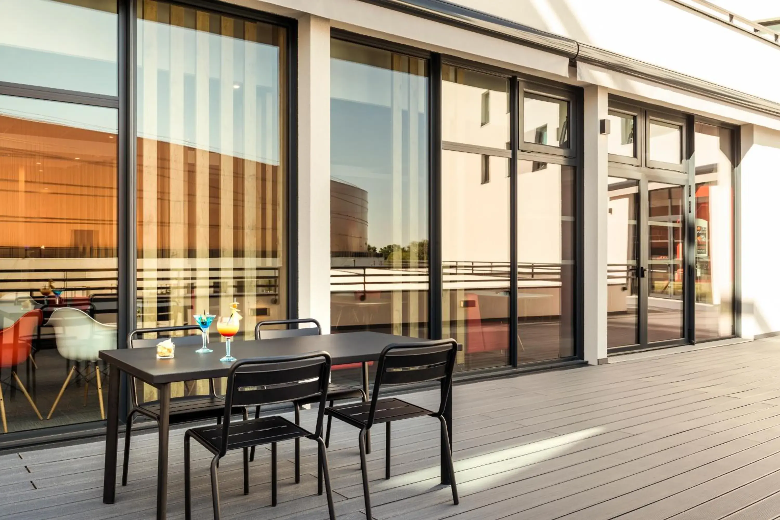 Balcony/Terrace, Patio/Outdoor Area in ibis Saint Quentin en Yvelines - Velodrome