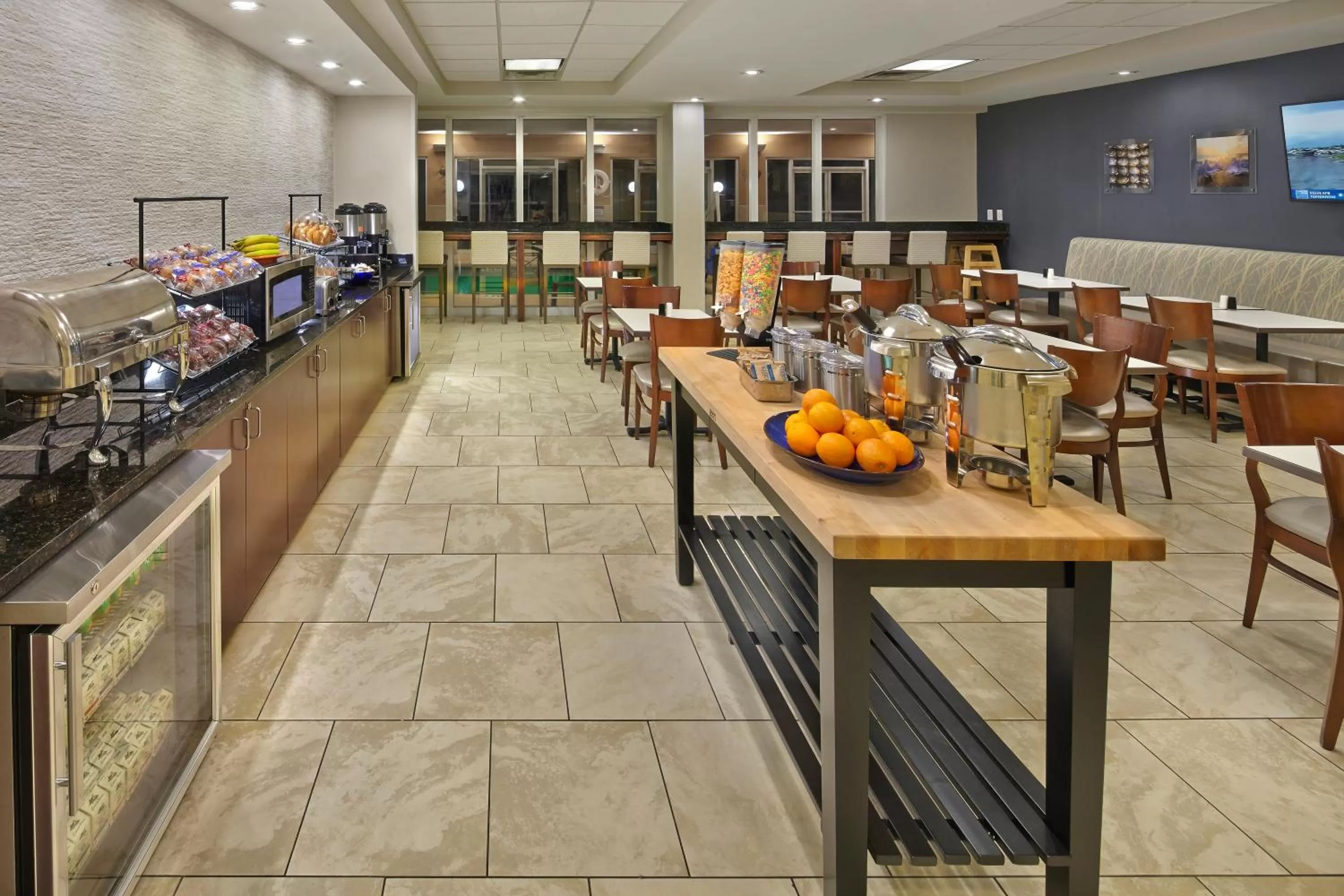 Food and drinks in SummerPlace Inn