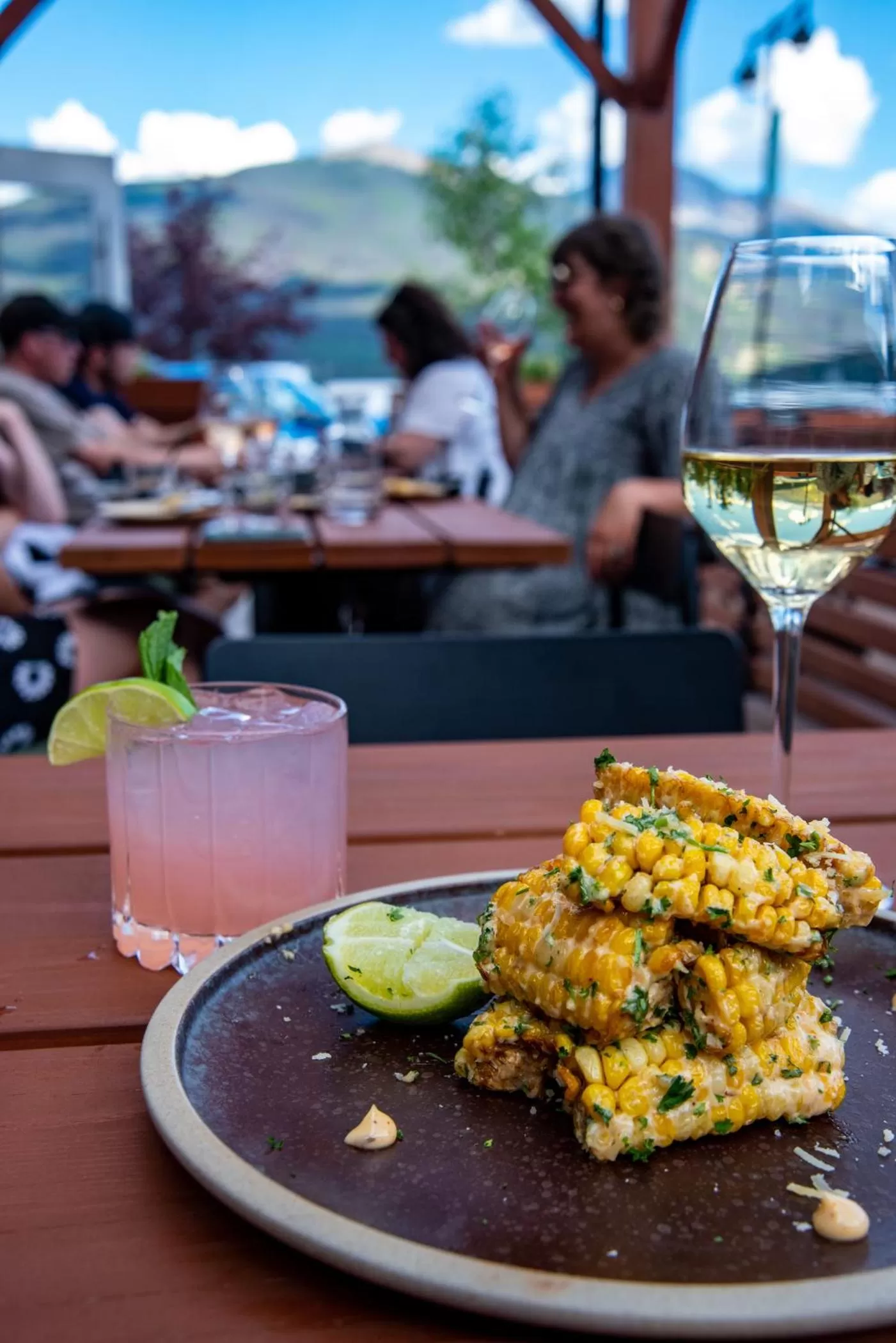 Restaurant/places to eat in The Crimson Jasper