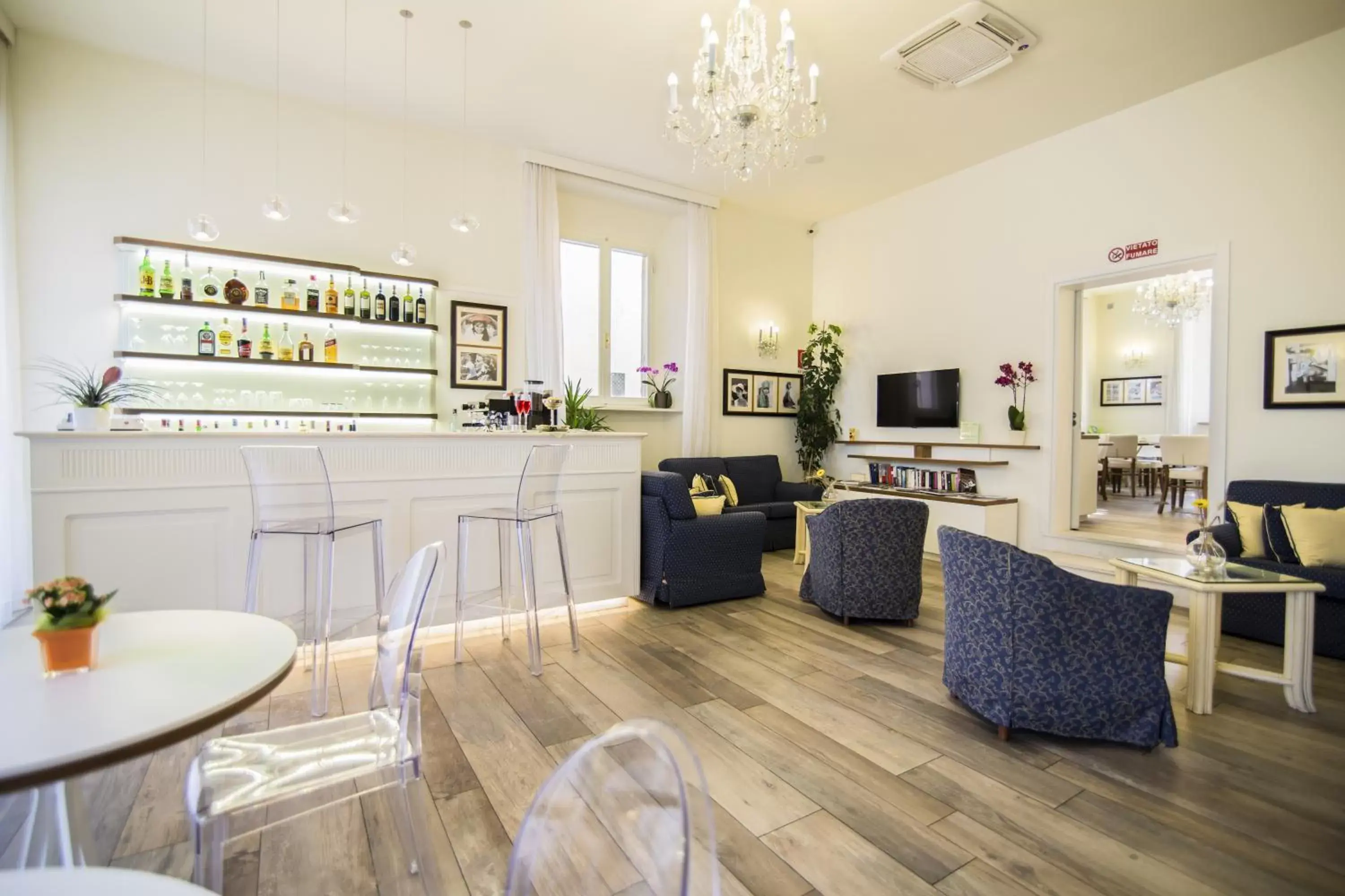 Lounge or bar in Hotel Italia Lounge or bar in Hotel Italia