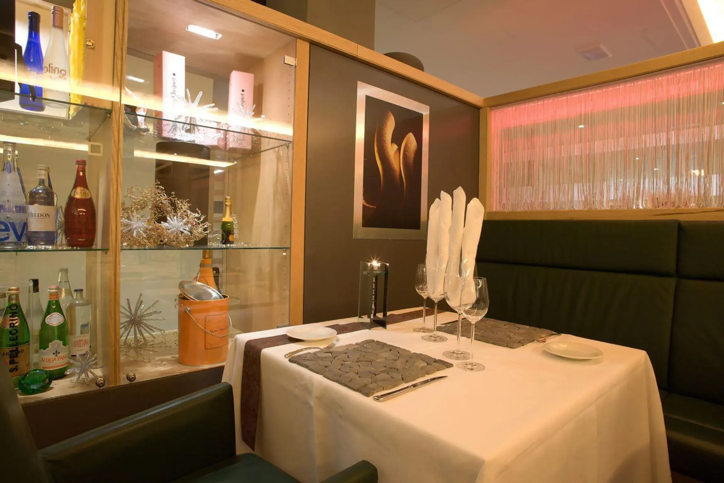 Dining area, Bathroom in Hotel Lac Salin Spa & Mountain Resort