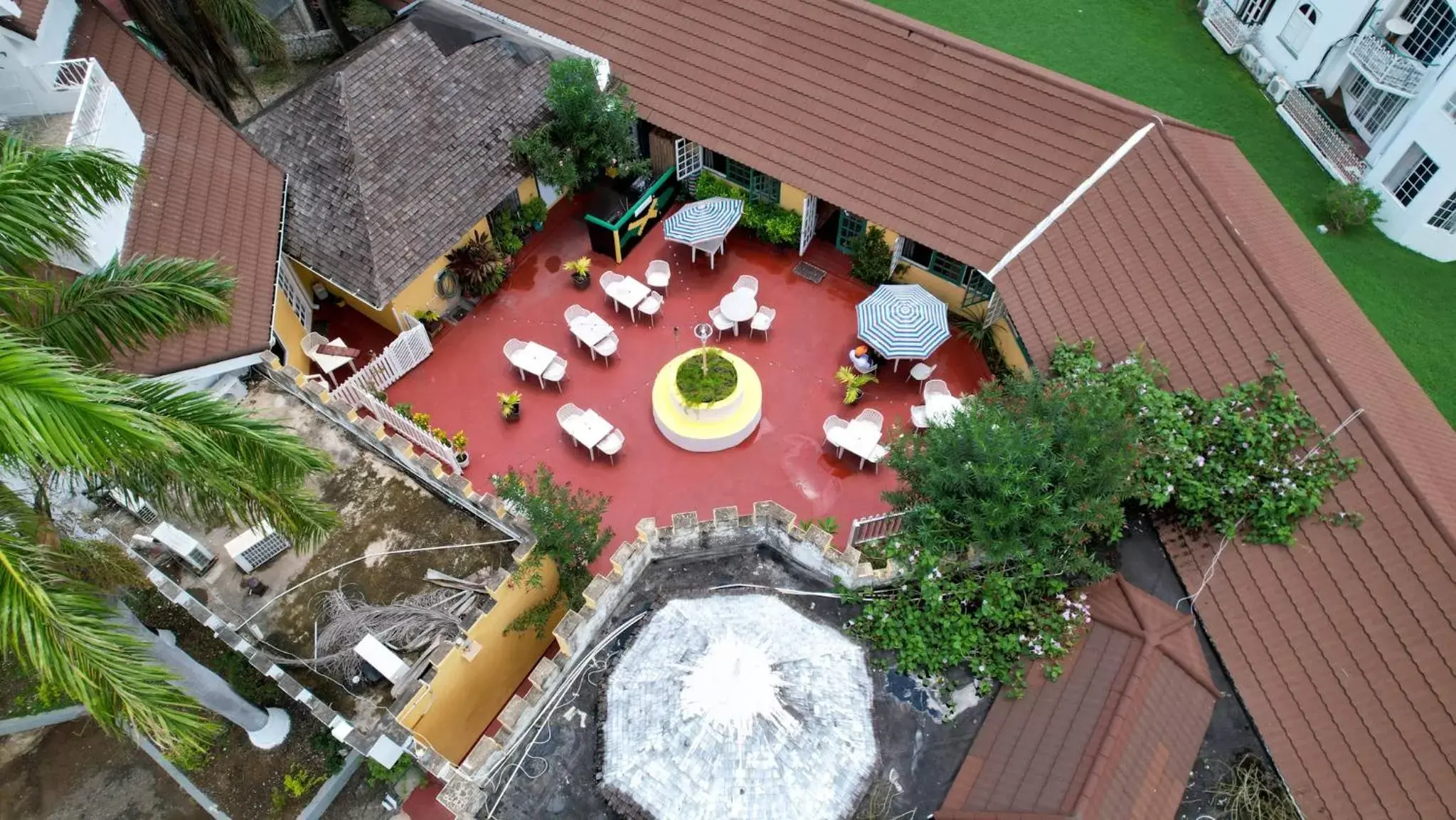 Bird's-eye View in Seacastles by the beach/pool