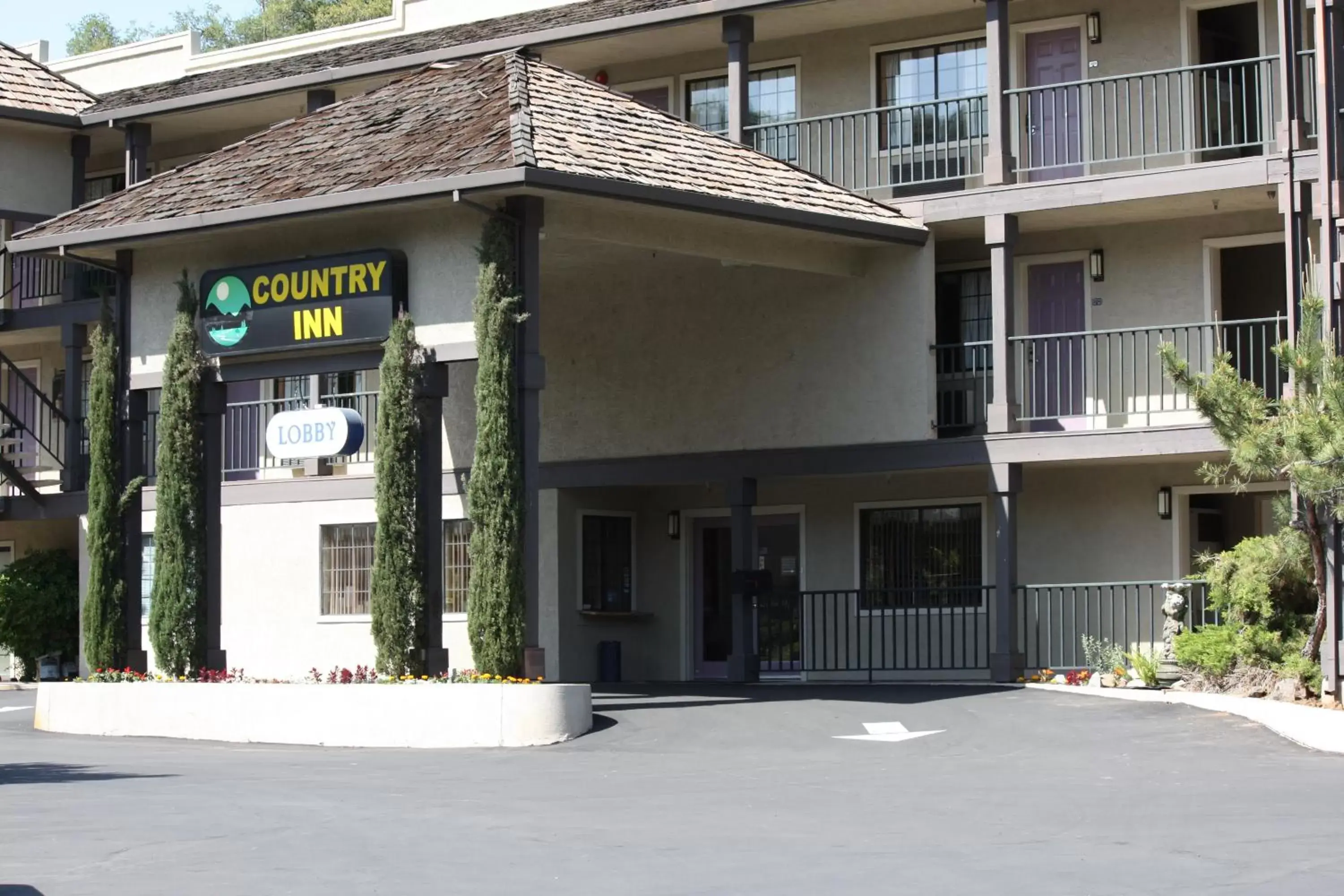 Facade/entrance, Property Building in Country Inn Sonora