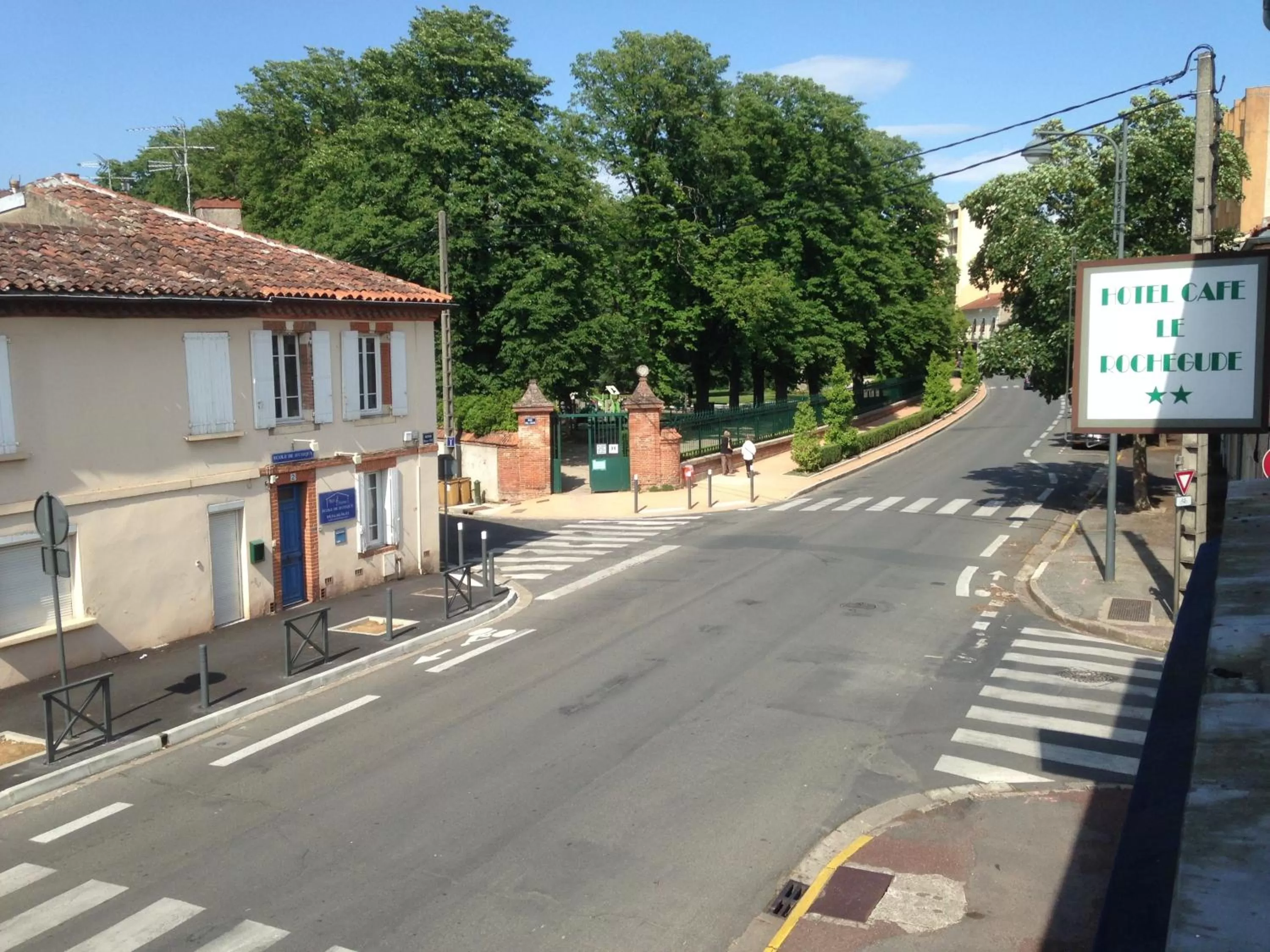 Facade/entrance in Hotel Le Rochegude