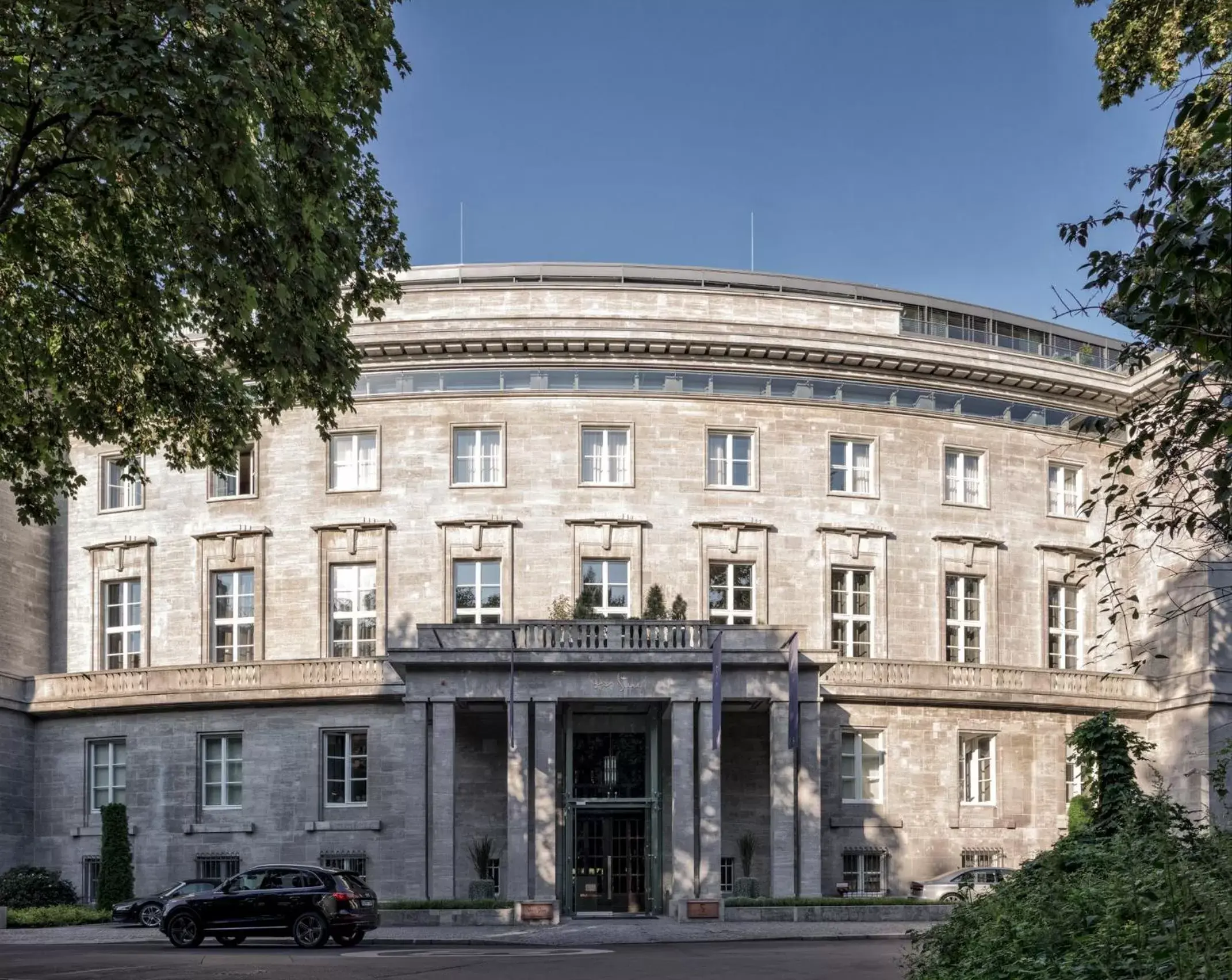 Facade/entrance in SO/ Berlin Das Stue Facade/entrance in SO/ Berlin Das Stue