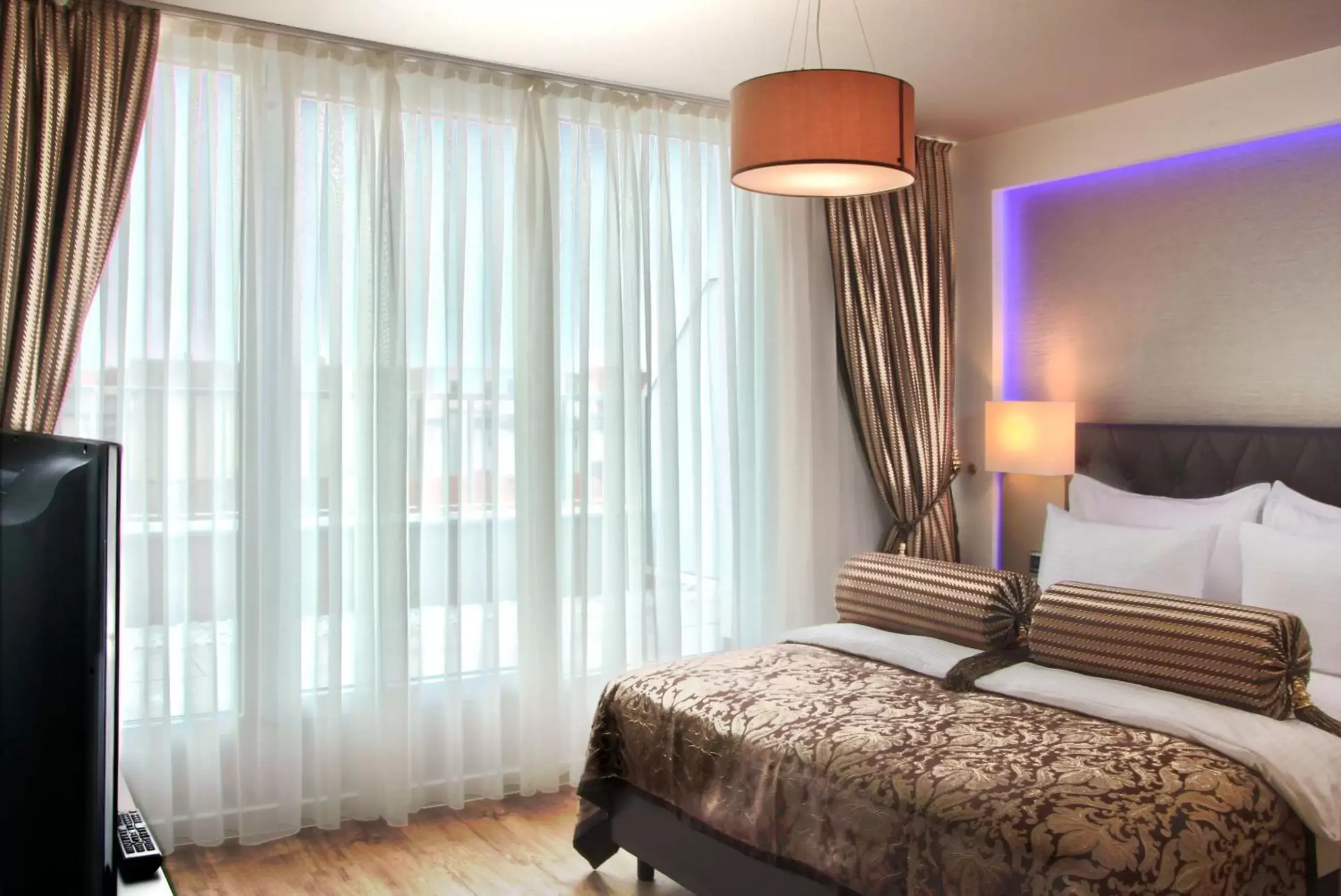 Bed in TWO Hotel Berlin by Axel - Adults Only