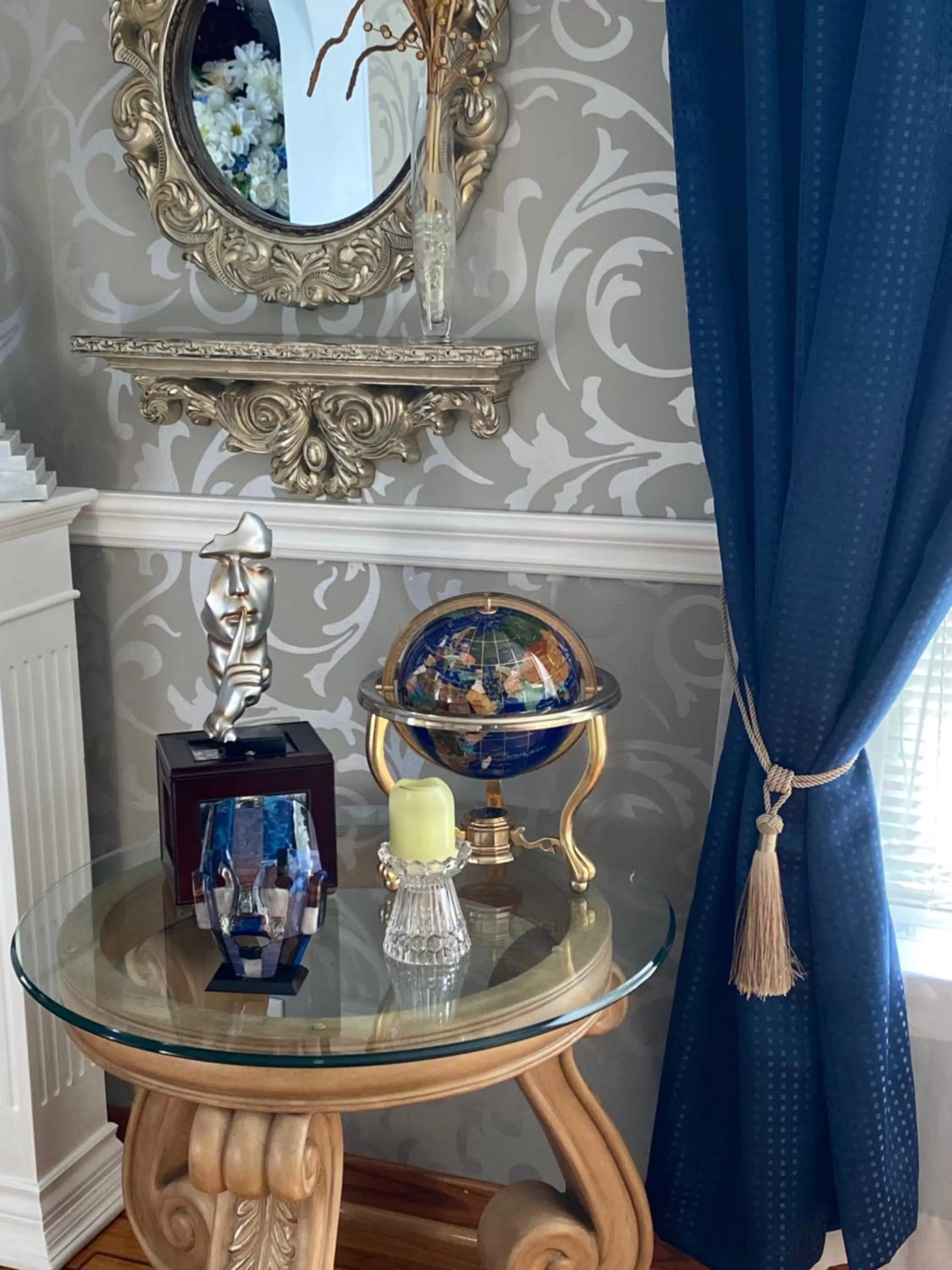 Living room in Serenity