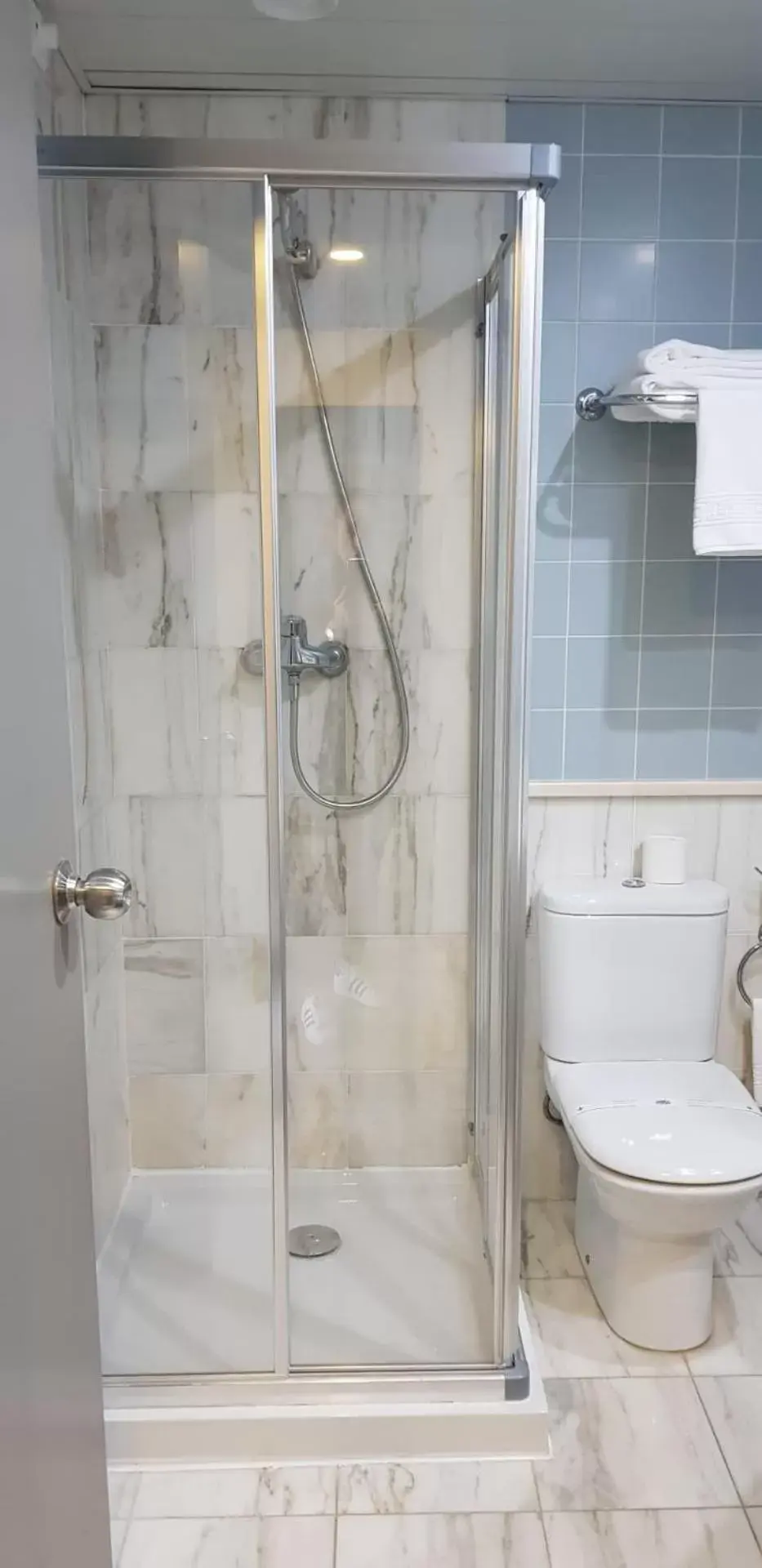 Shower, Bathroom in Apulia Praia Hotel