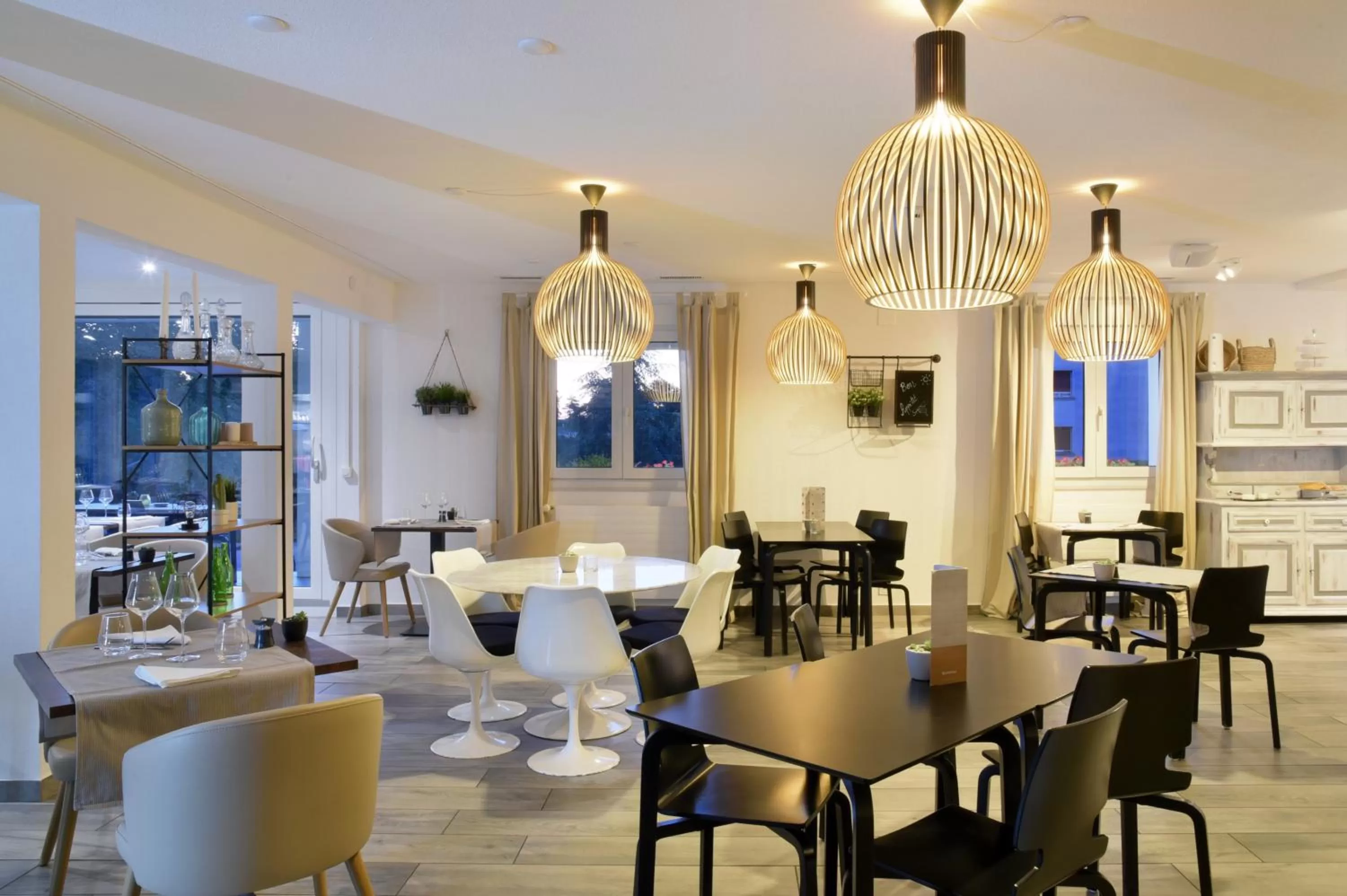 Restaurant/places to eat in Hôtel des Mosaiques