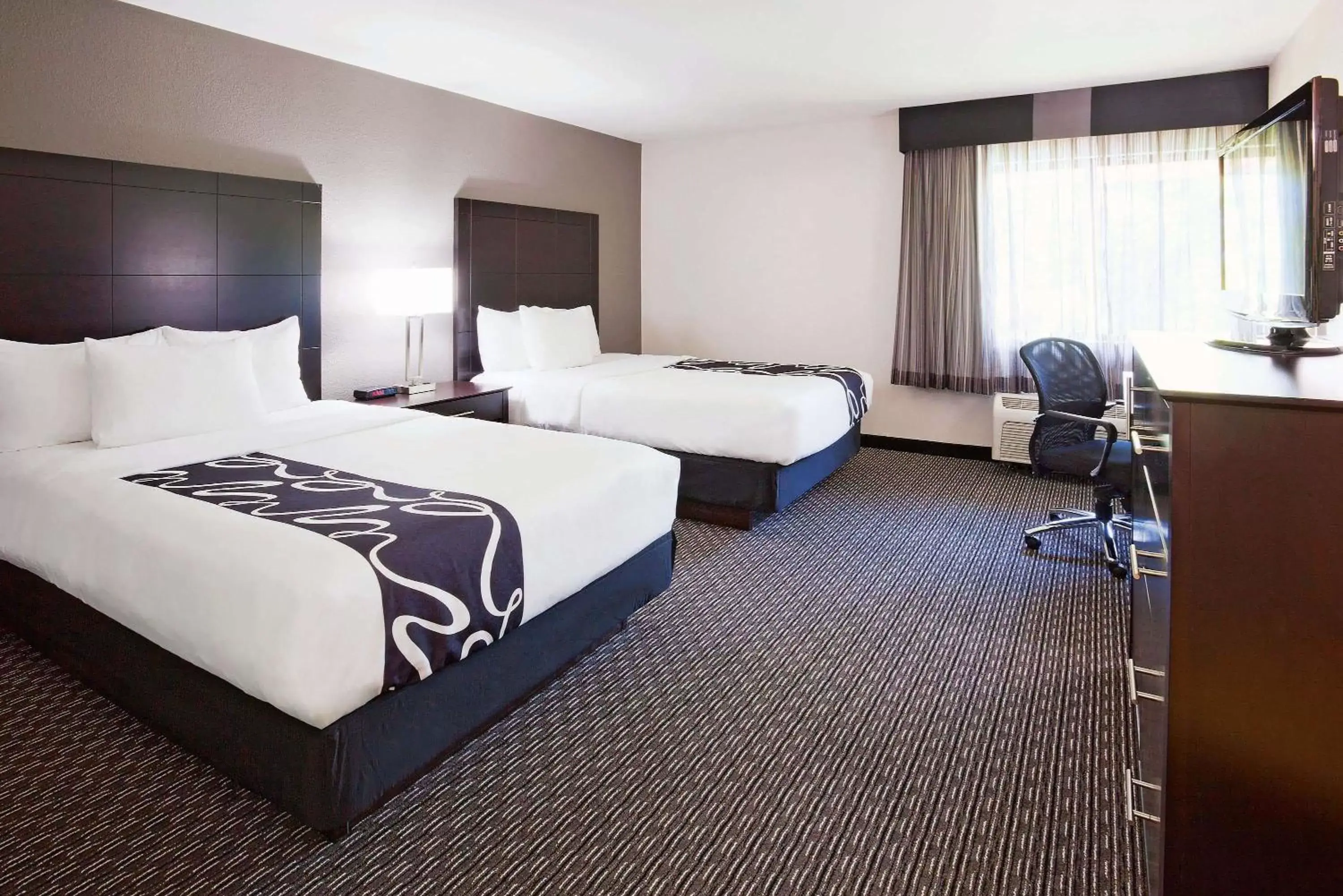 Photo of the whole room, Bed in La Quinta Inn by Wyndham Oshkosh Photo of the whole room, Bed in La Quinta Inn by Wyndham Oshkosh