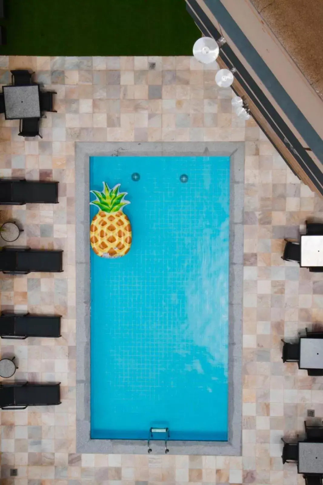 Swimming pool in Max Savassi Apart Service Swimming pool in Max Savassi Apart Service