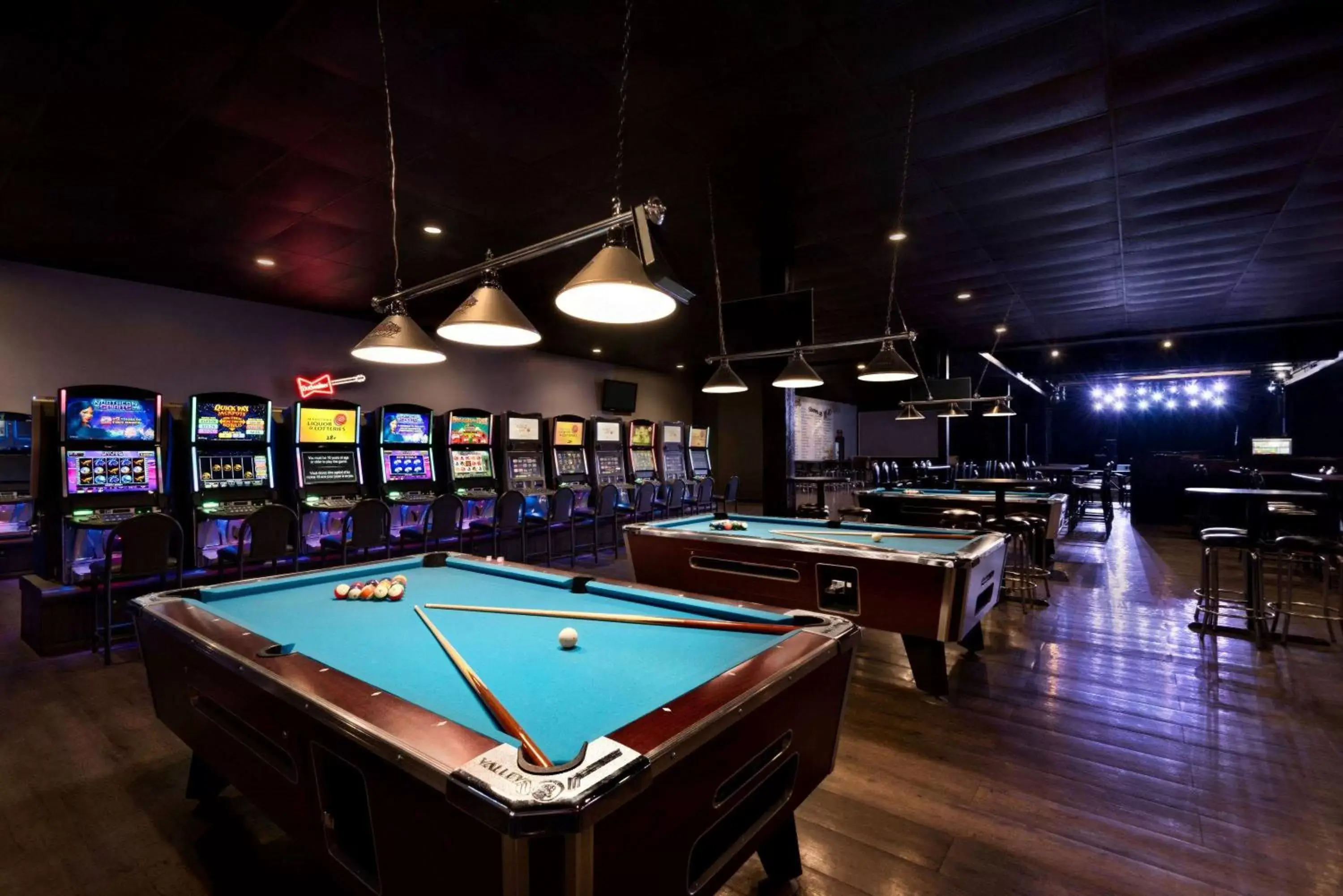 Lounge or bar, Billiards in Travelodge by Wyndham Brandon