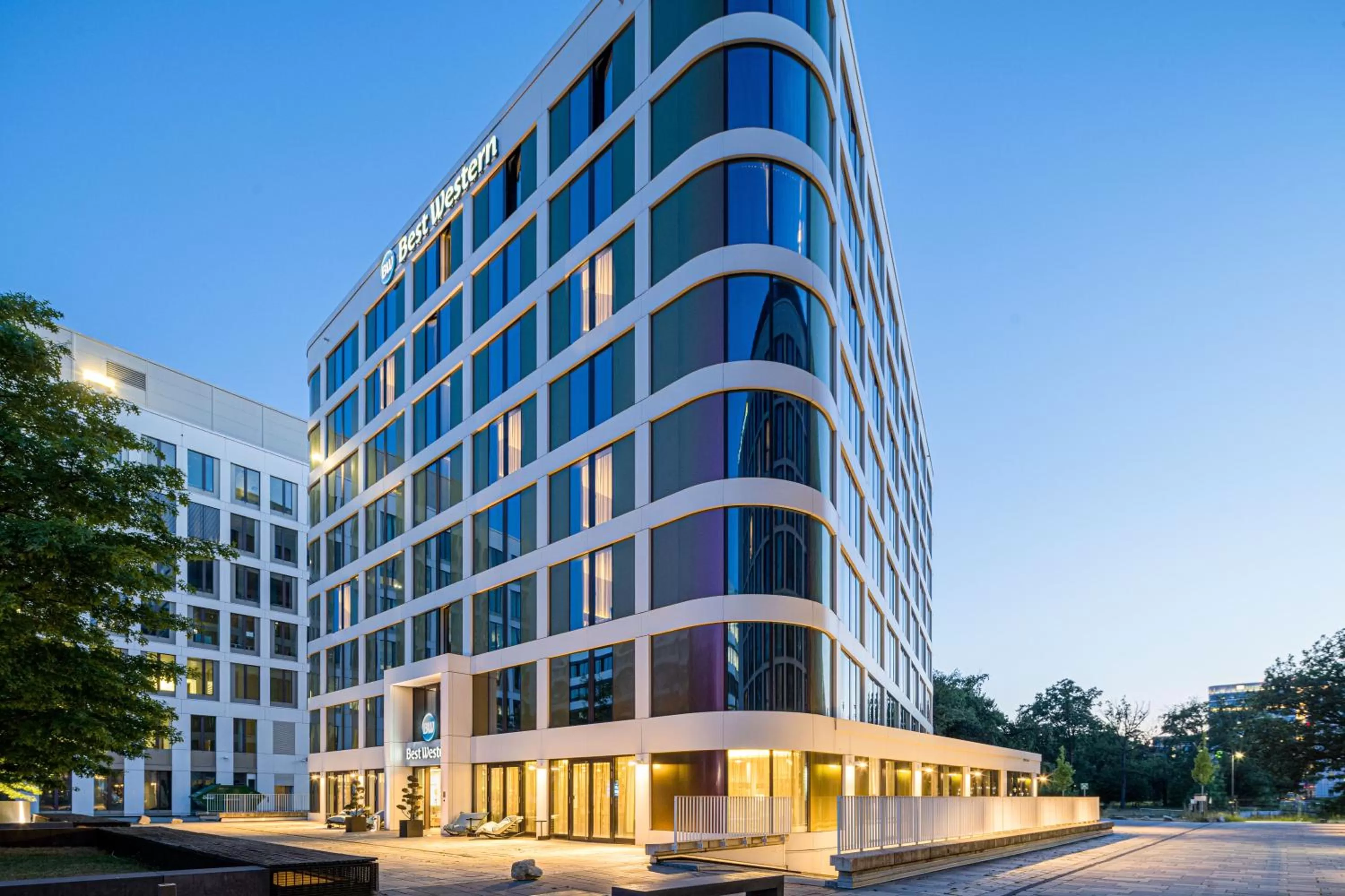 Property building in Best Western Hotel Airport Frankfurt