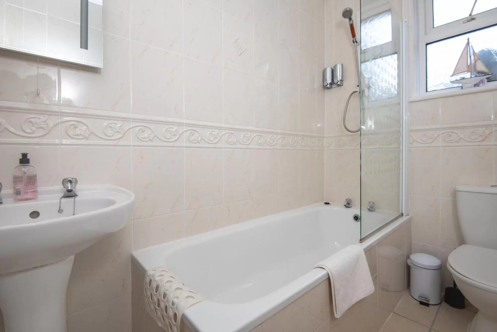 Bathroom in The Pendennis Guest House