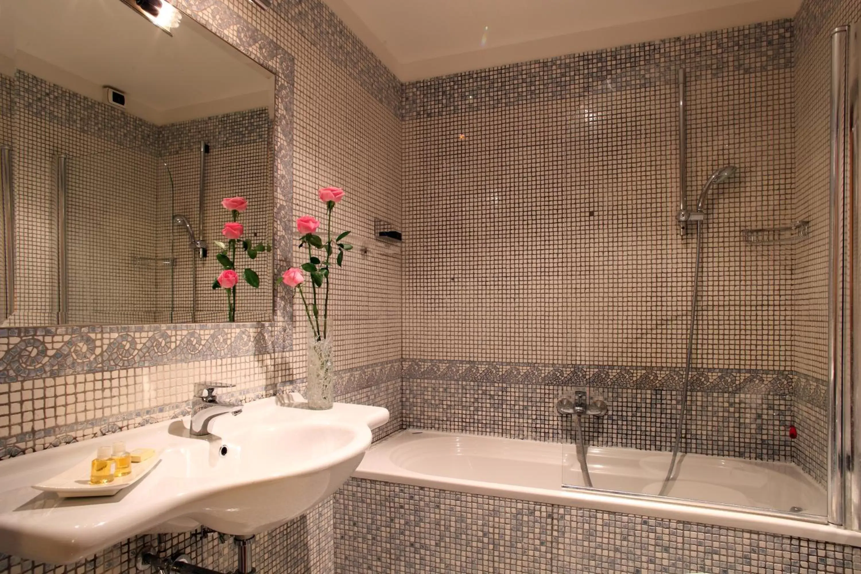 Bathroom in Hotel Serena