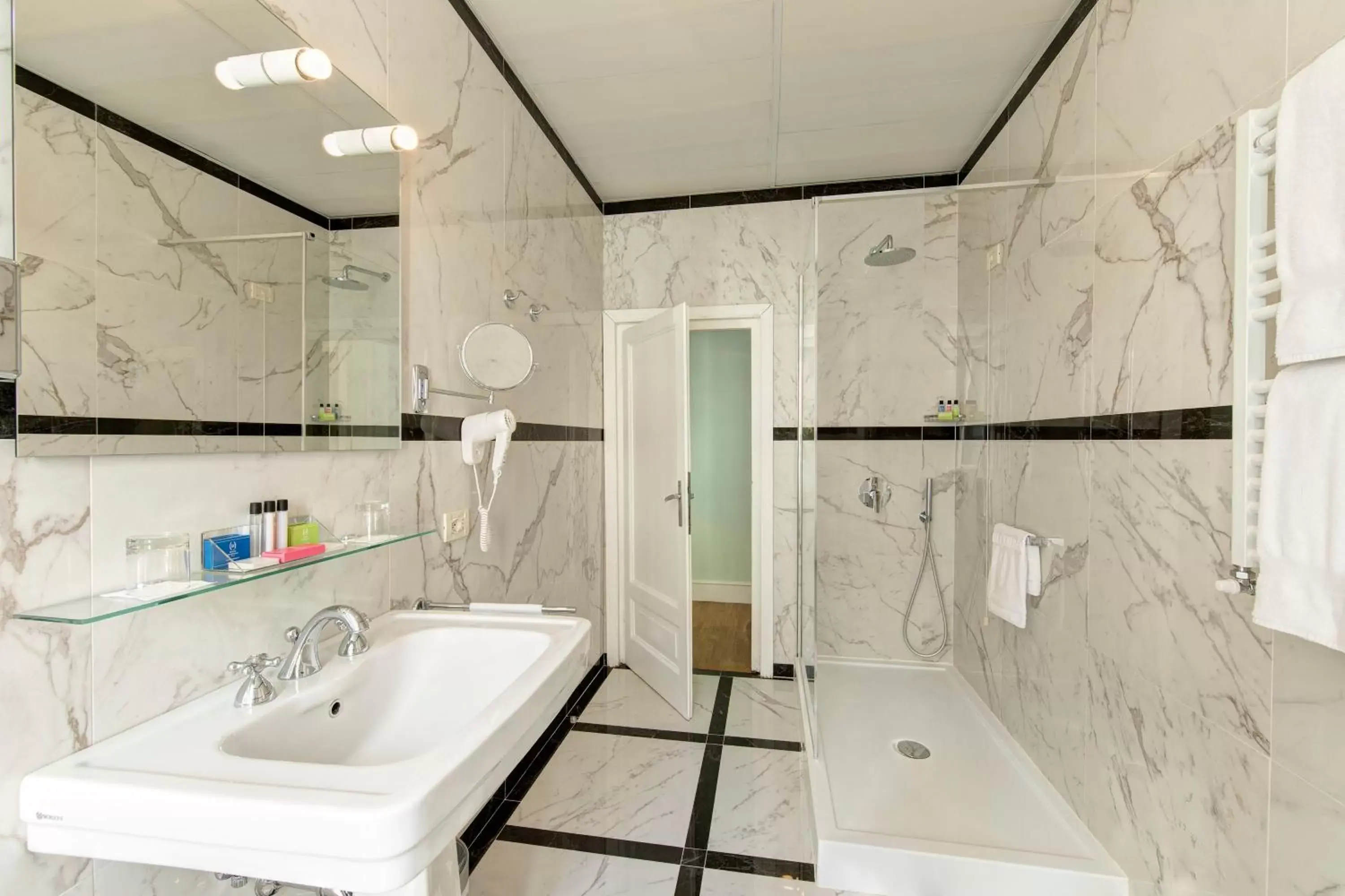 Bathroom in Hotel Quirinale