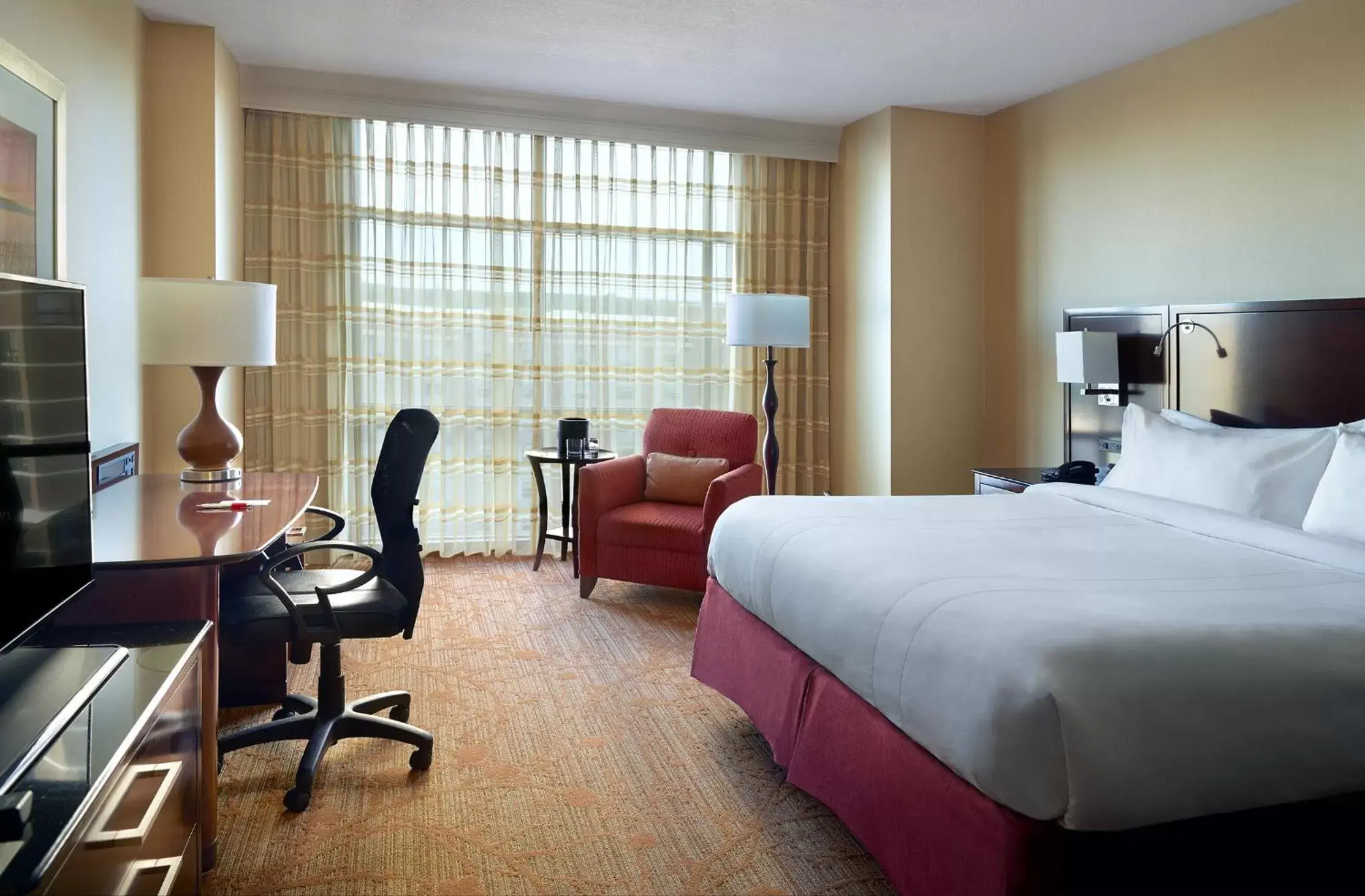 King Room - Concierge Level in Marriott Bloomington Normal Hotel and Conference Center