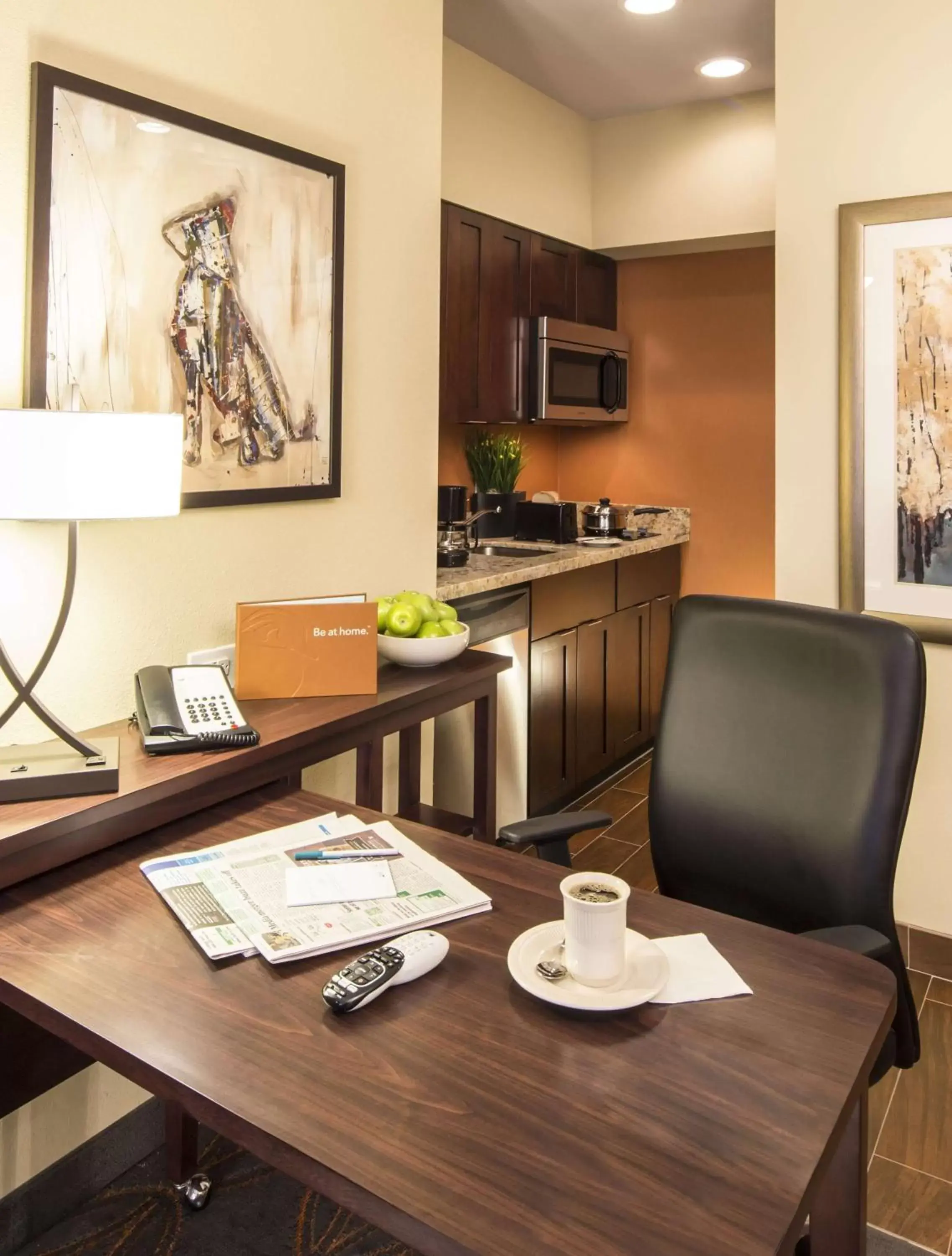 Kitchen or kitchenette in Homewood Suites by Hilton Seattle/Lynnwood