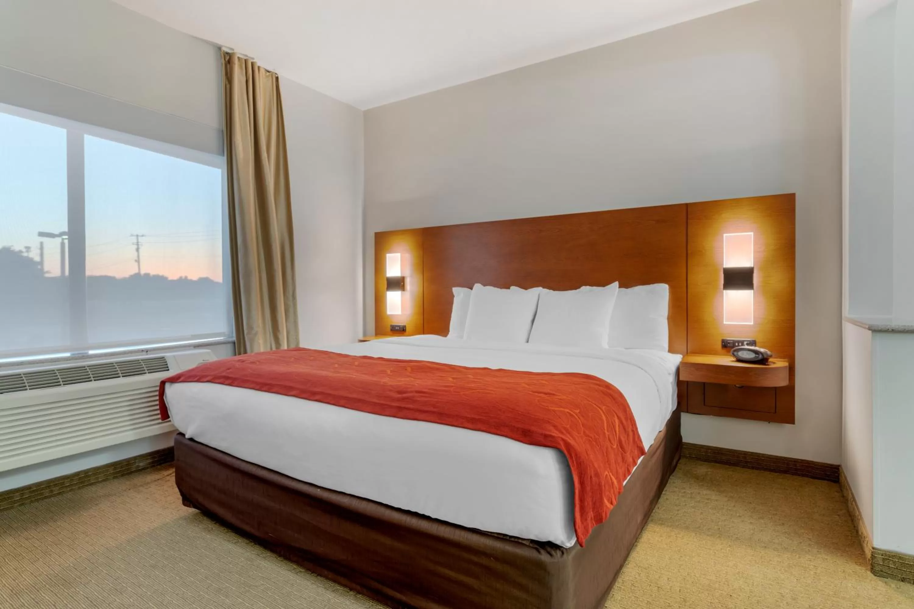 Bed in Comfort Suites La Porte - Baytown